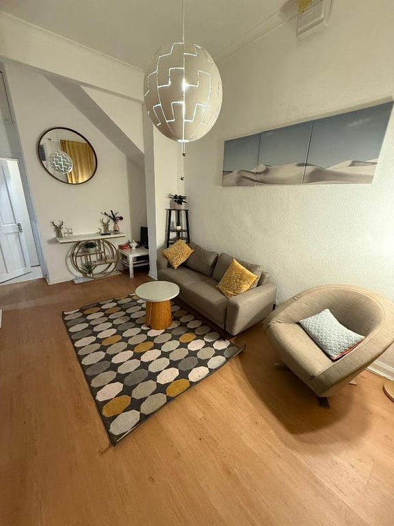 Additional image 3 of Room to rentStation Road, London N3