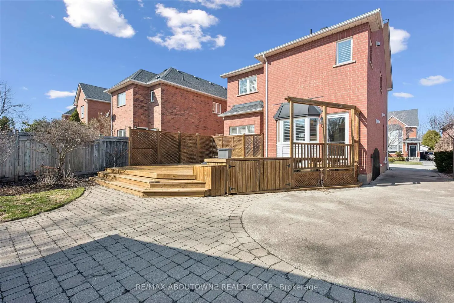 Additional image 4 of 2484 Capilano Crescent