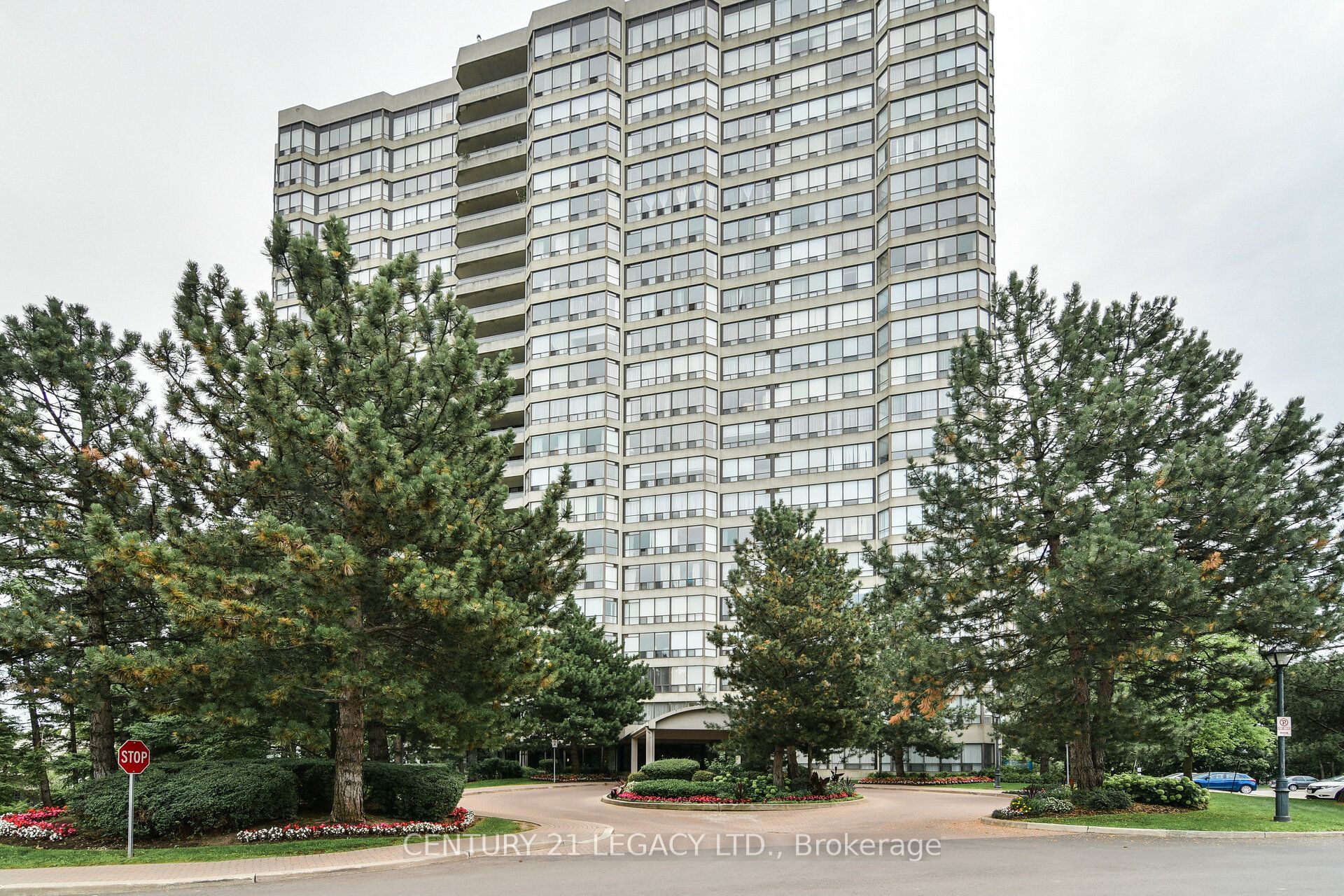 404-24 Hanover Road, Brampton, ON, L6S 5K8