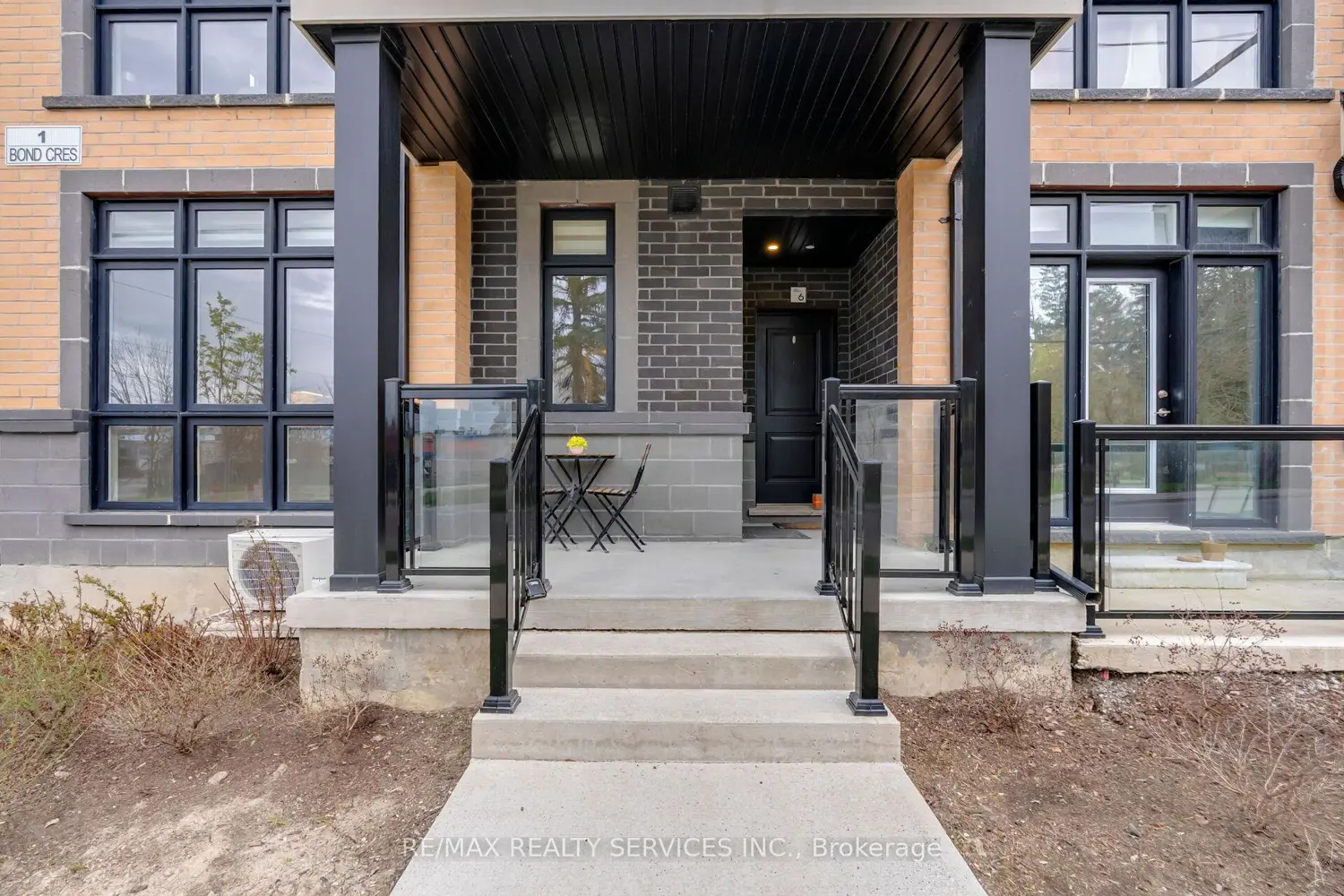 Additional image 3 of 1 Bond Crescent 5