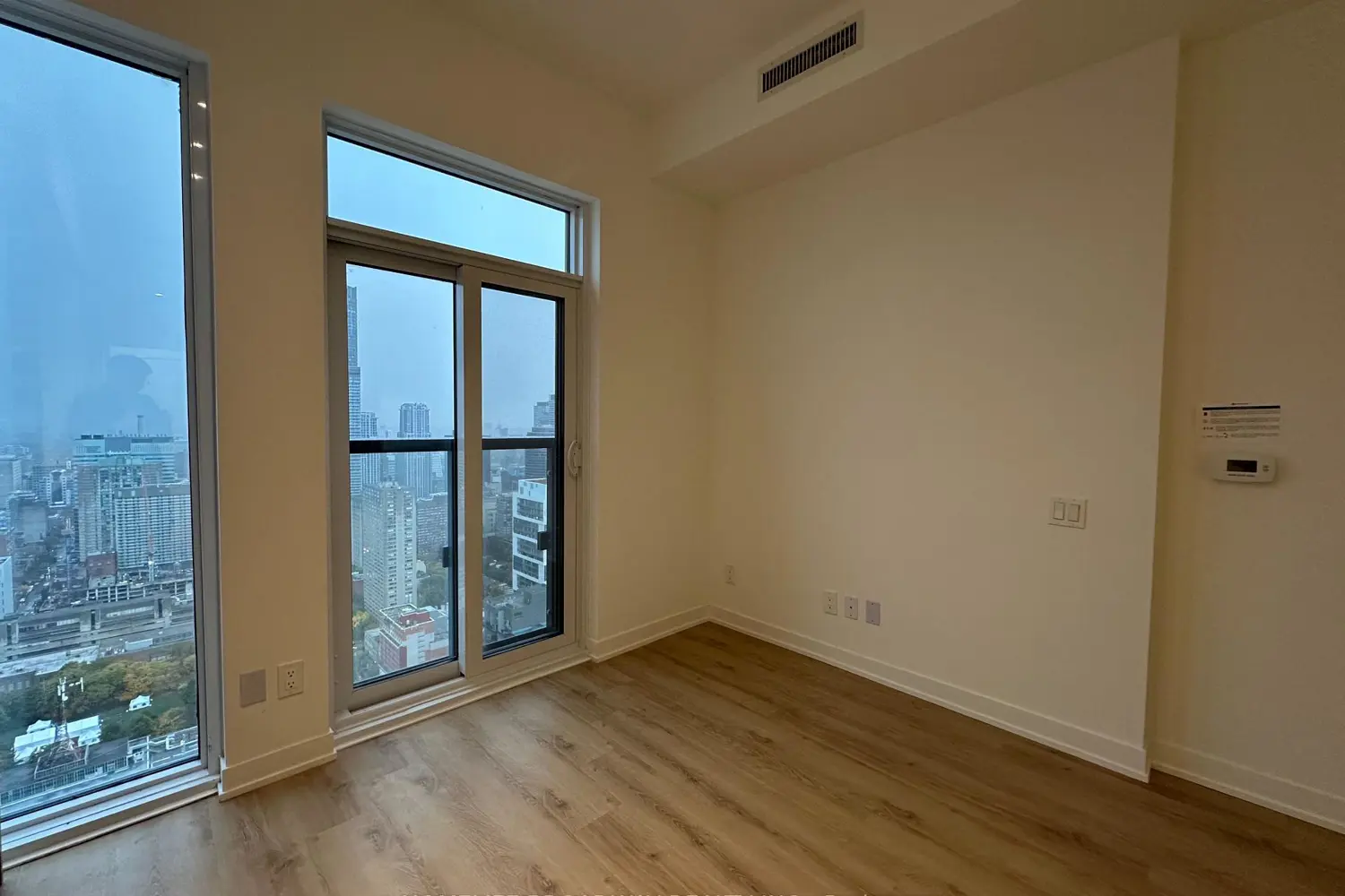 Additional image 3 of 319 Jarvis Street Ph5