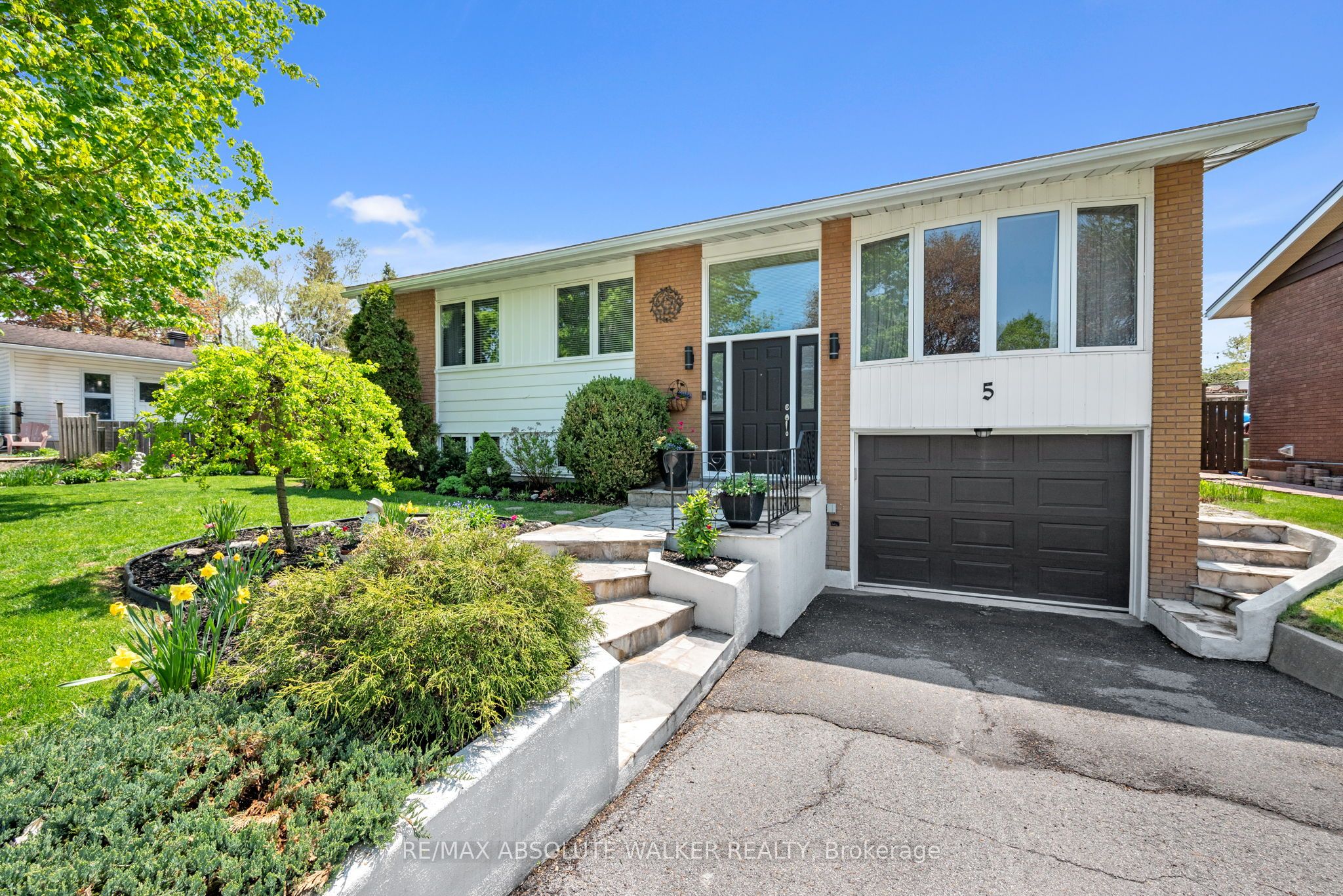 Additional image 3 of 5 West Herrington Court, Ottawa, ON, K2H 6B9