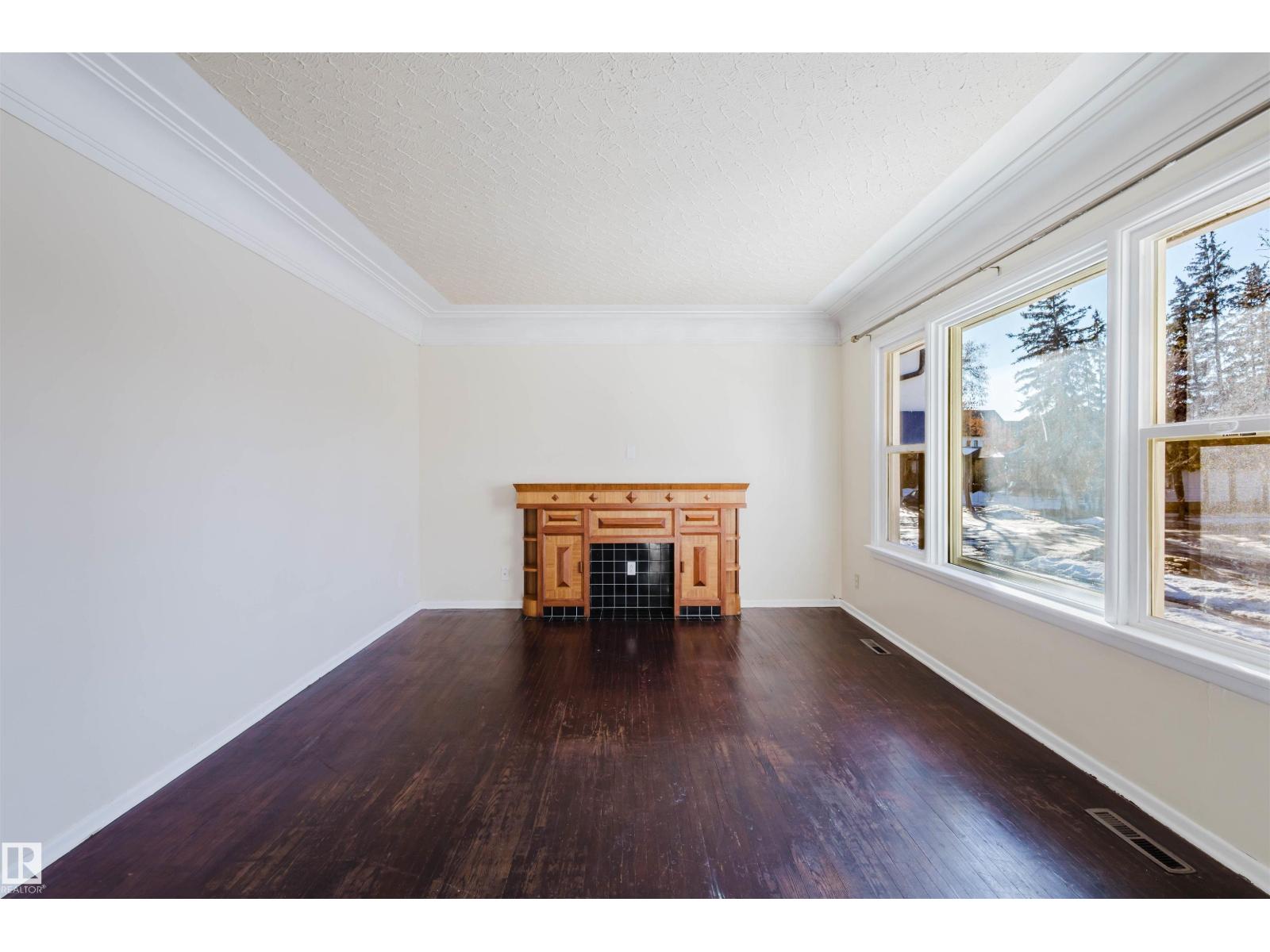 Additional image 6 of 10511 80 Street NW, Edmonton, AB, T6A3J8
