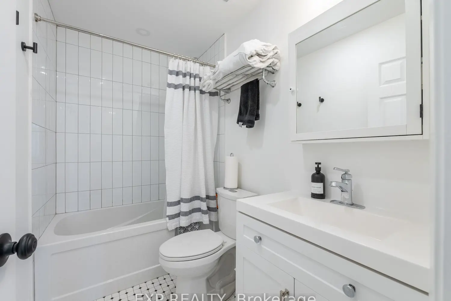 Additional image 8 of 36 James Street 805