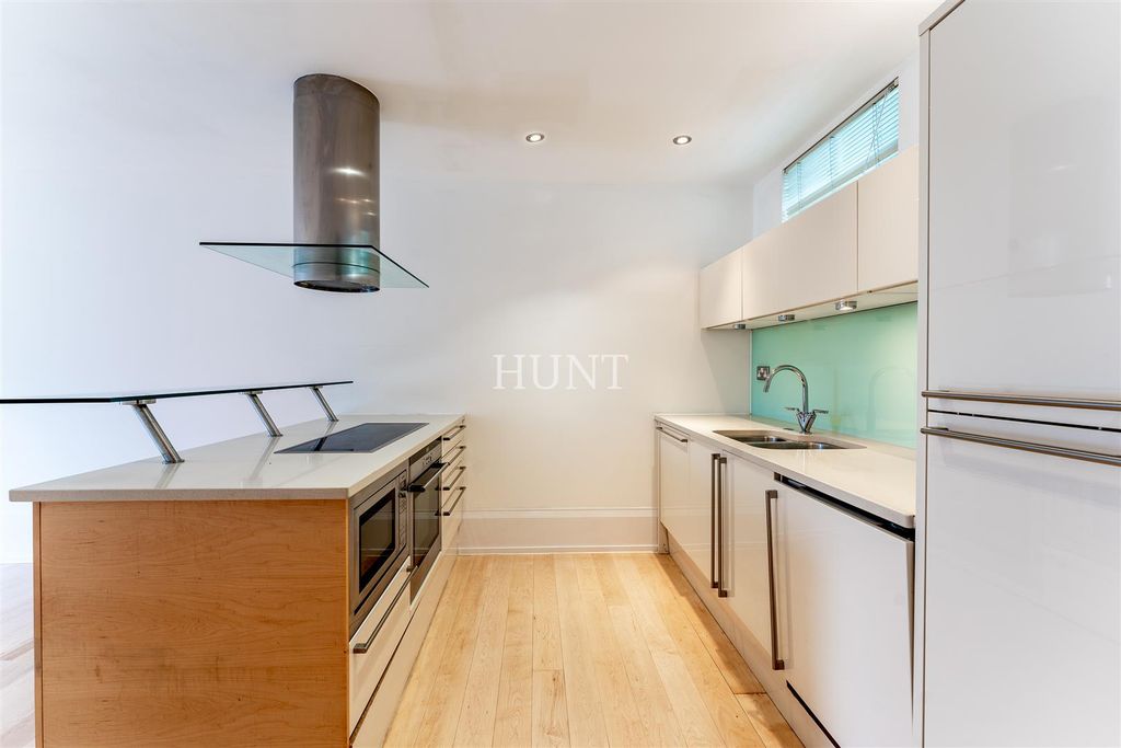 Additional image 2 of 2 bed flat to rentThe Atrium, Lower Queens Road, Buckhurst Hill IG9