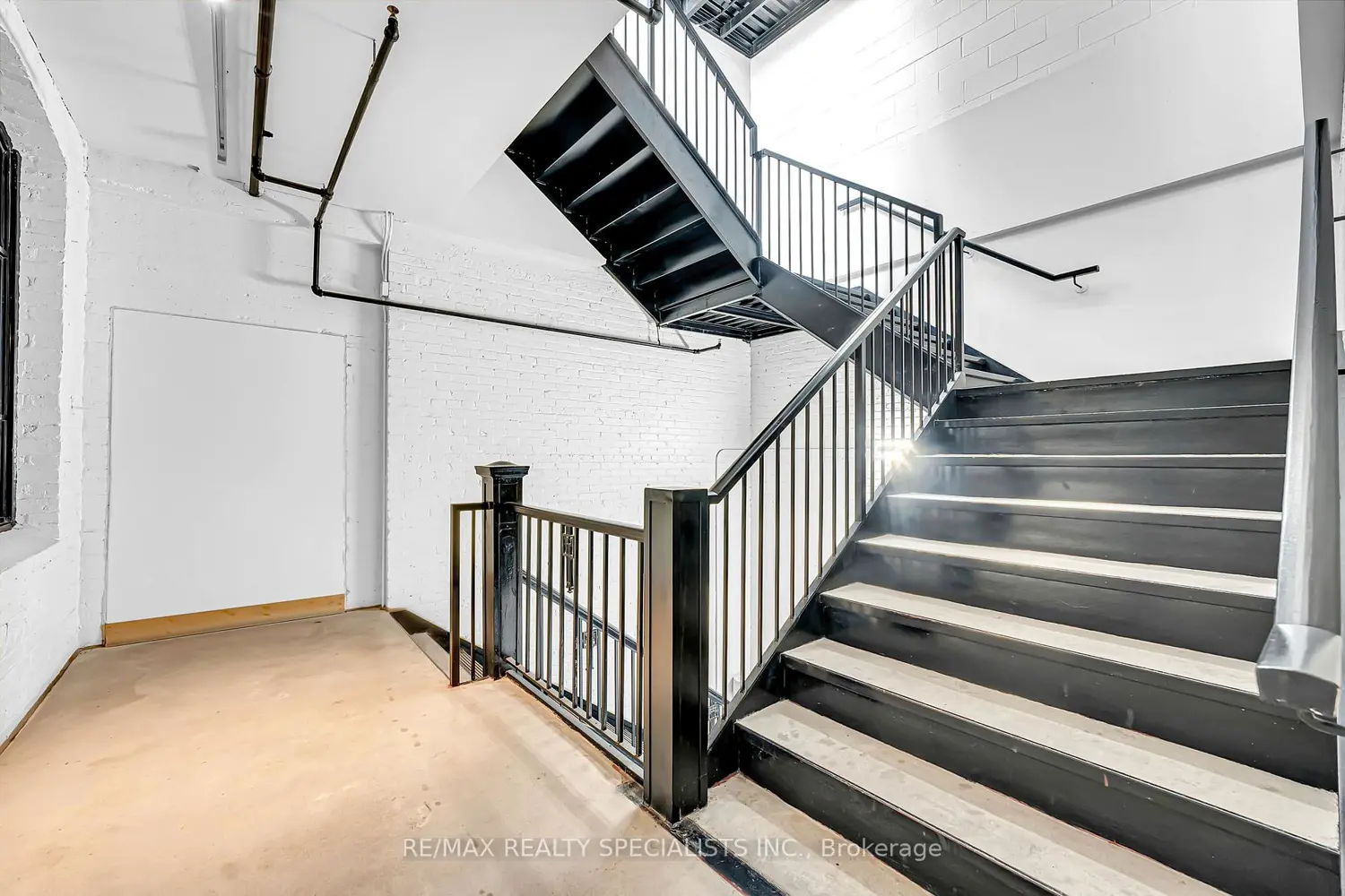 Additional image 16 of 68 Broadview Avenue 520