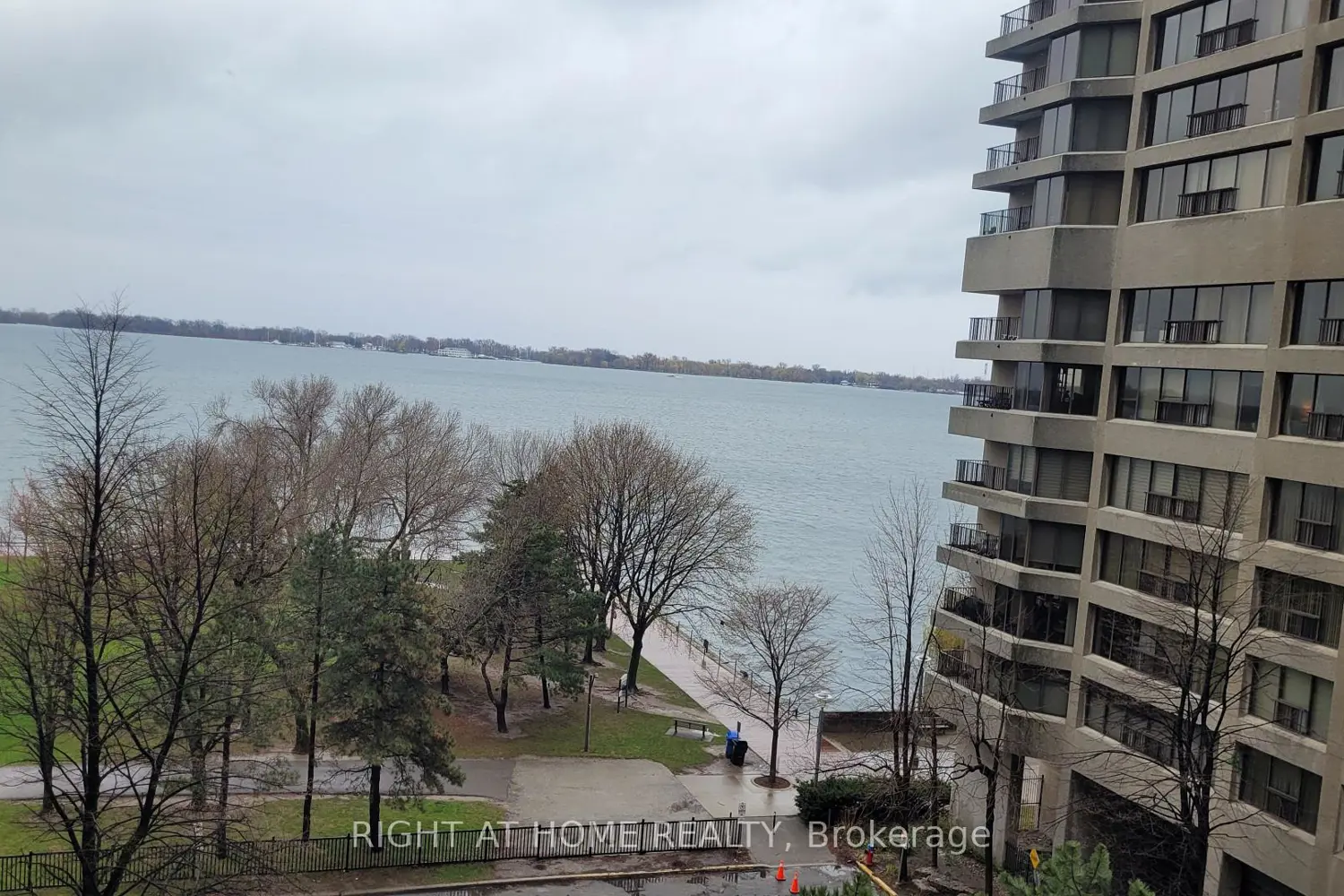 Additional image 9 of 33 Harbour Square 1803