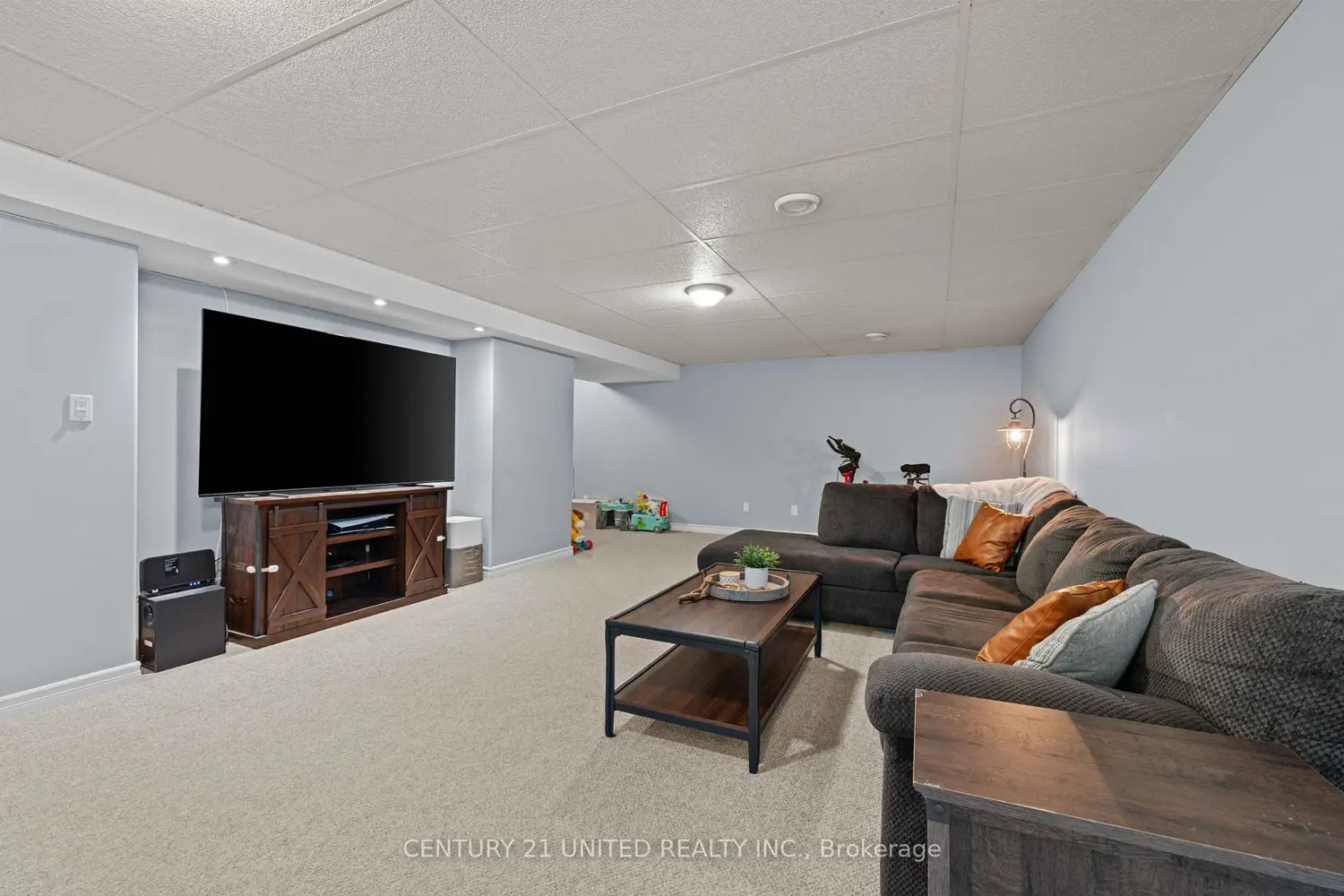 Additional image 11 of 385 Bianco Crescent