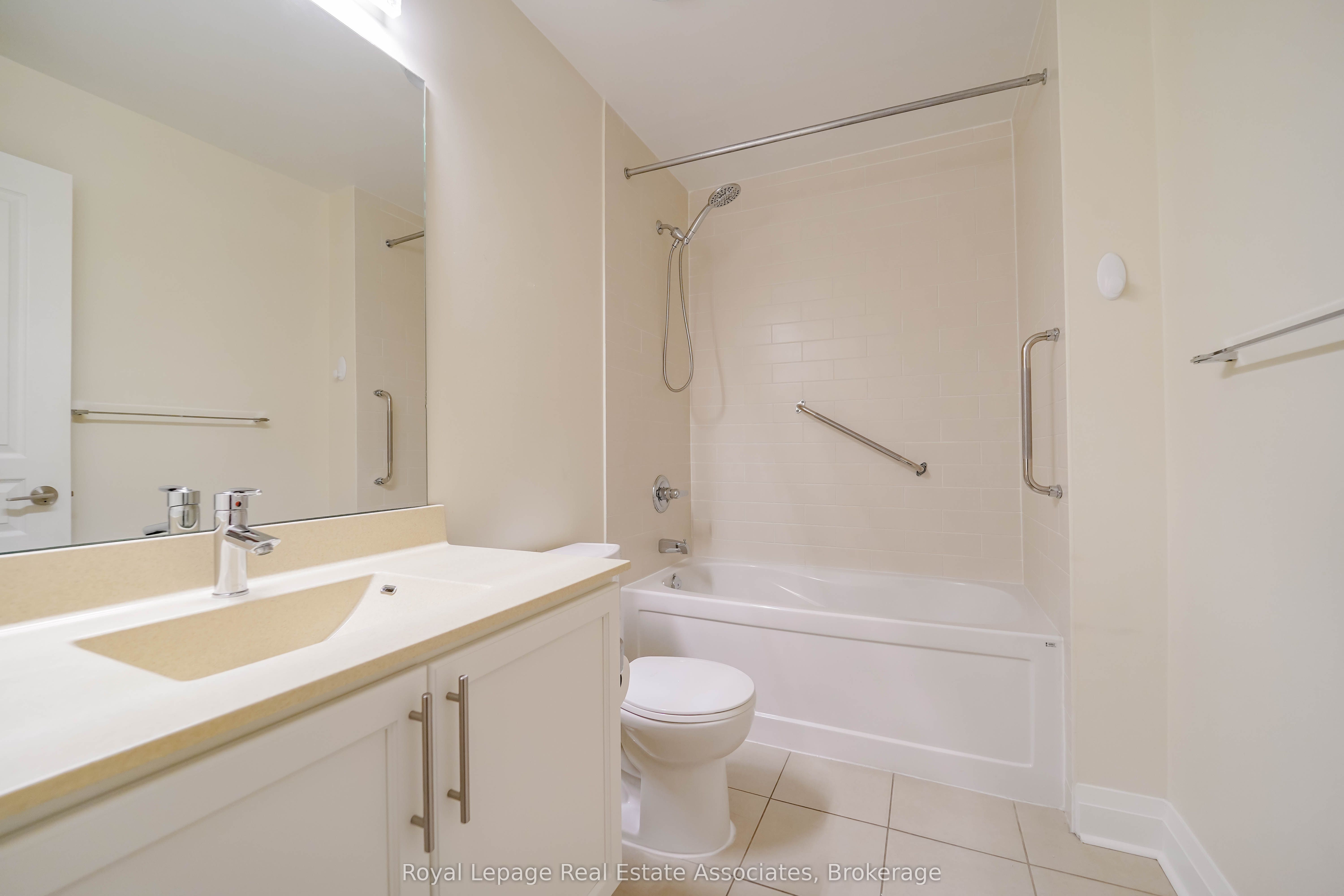 Additional image 3 of 308-1 Hurontario Street, Mississauga, ON, L5G 0A3