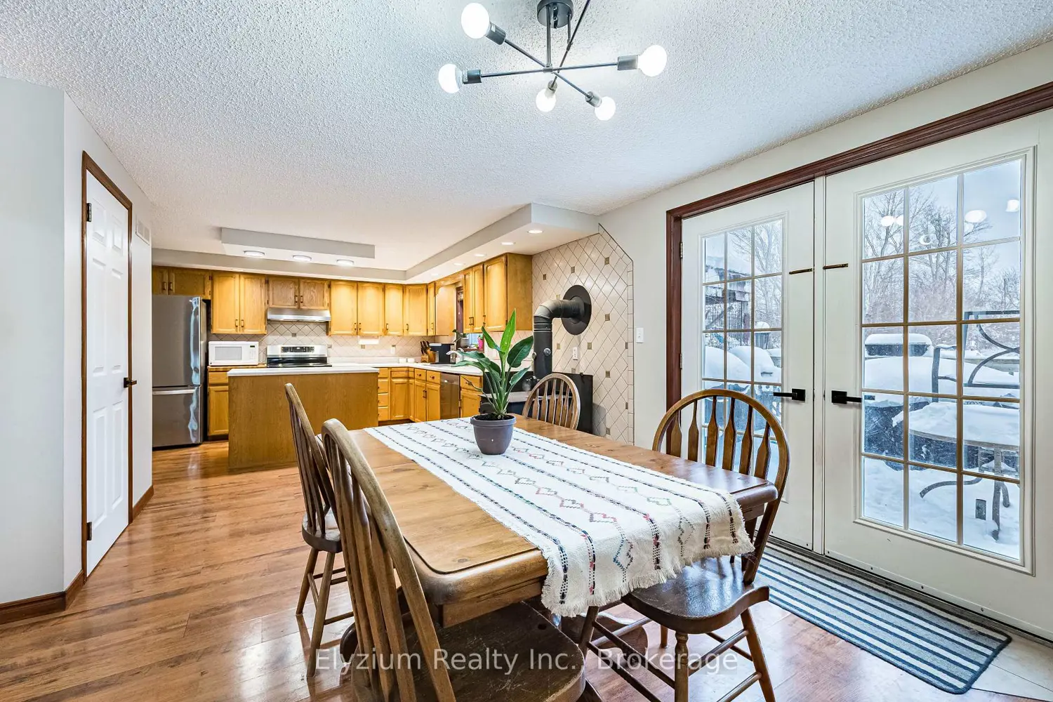 11289 Guelph Line photo 5