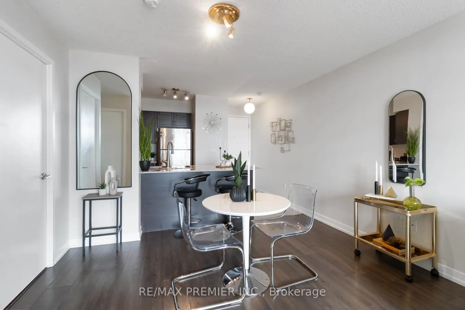 Additional image 6 of 812 Lansdowne Avenue 1011