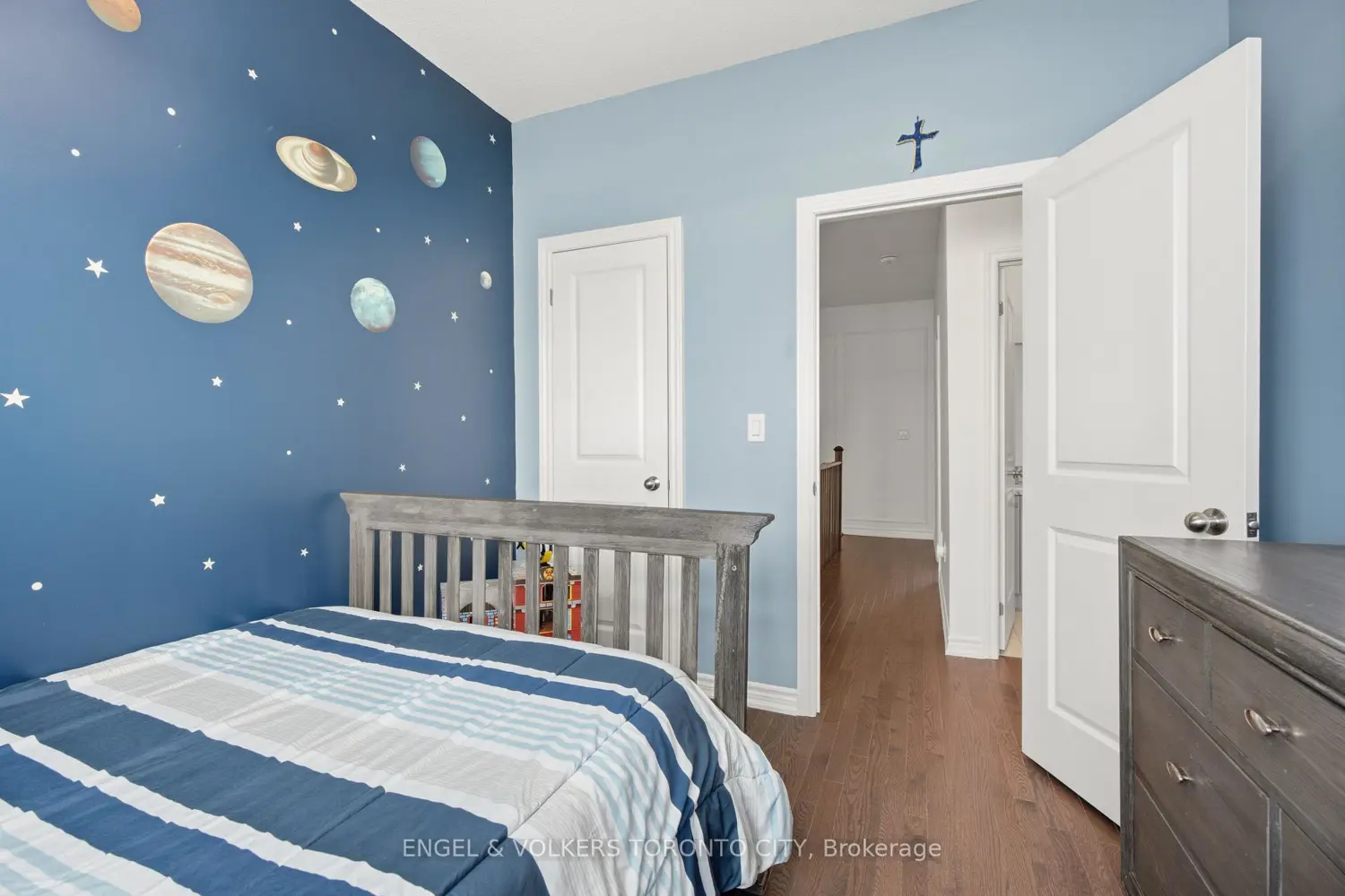 Additional image 12 of 43 Holyrood Crescent