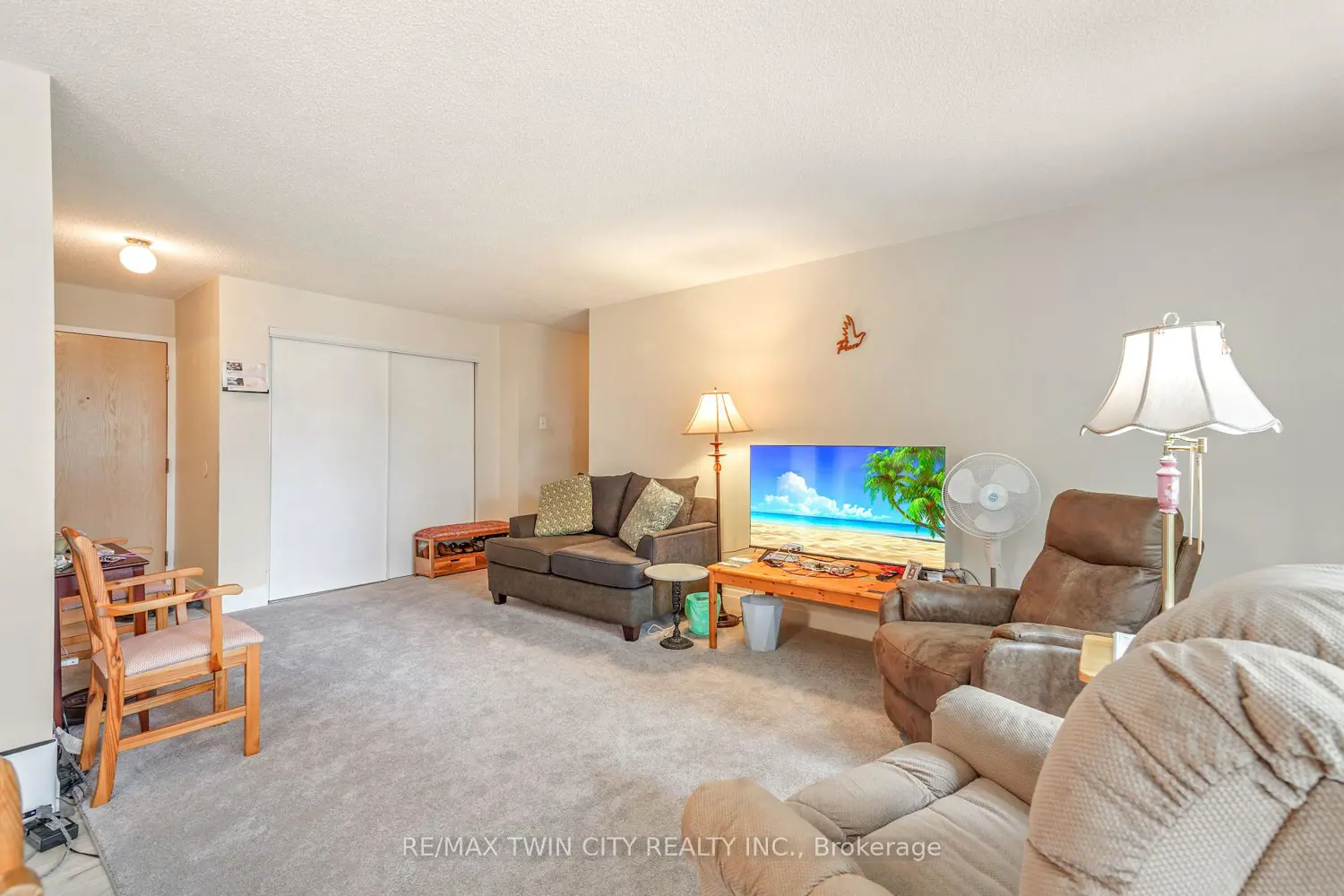 Additional image 8 of 9 Bonheur Court 207