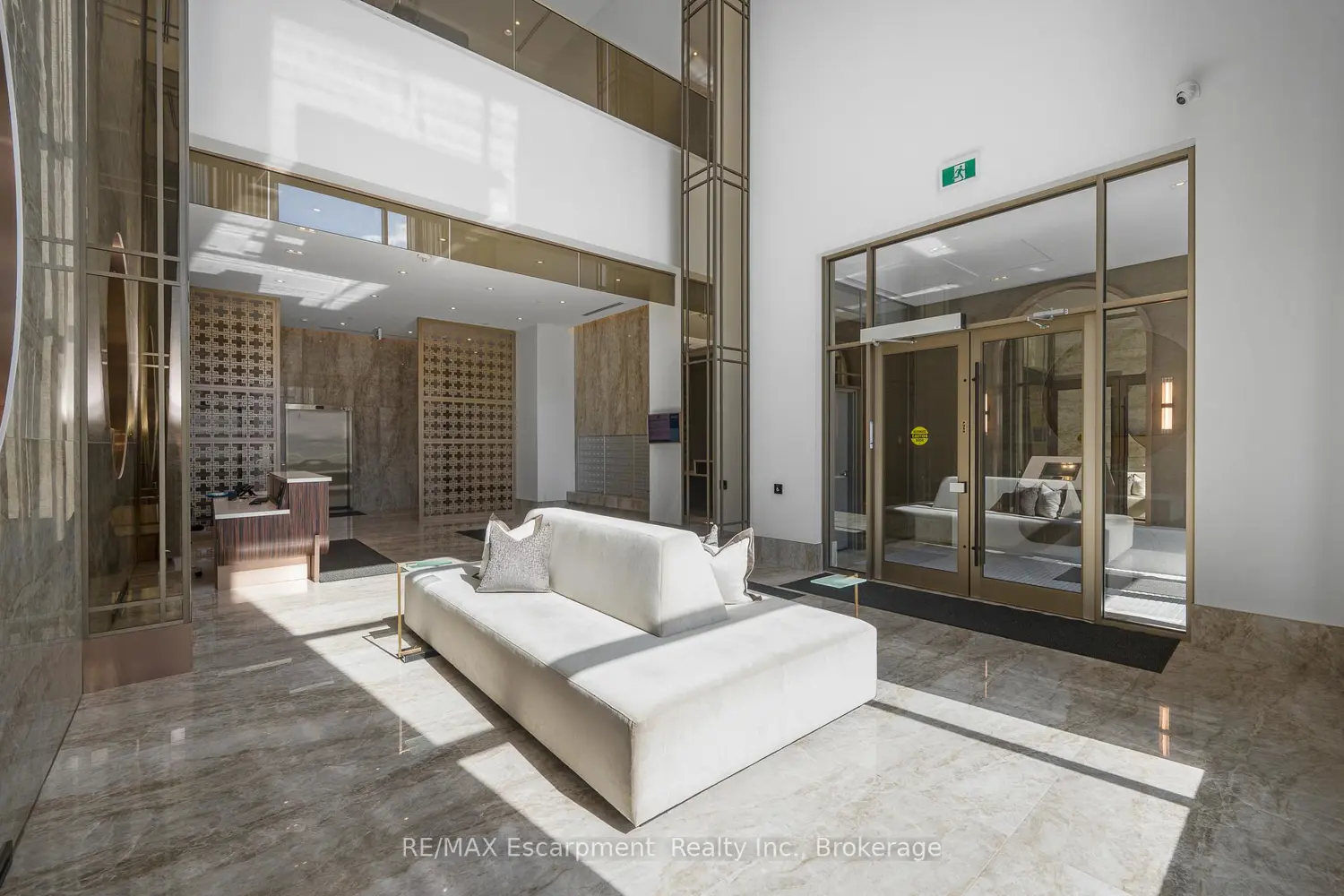 2007 James Street 704