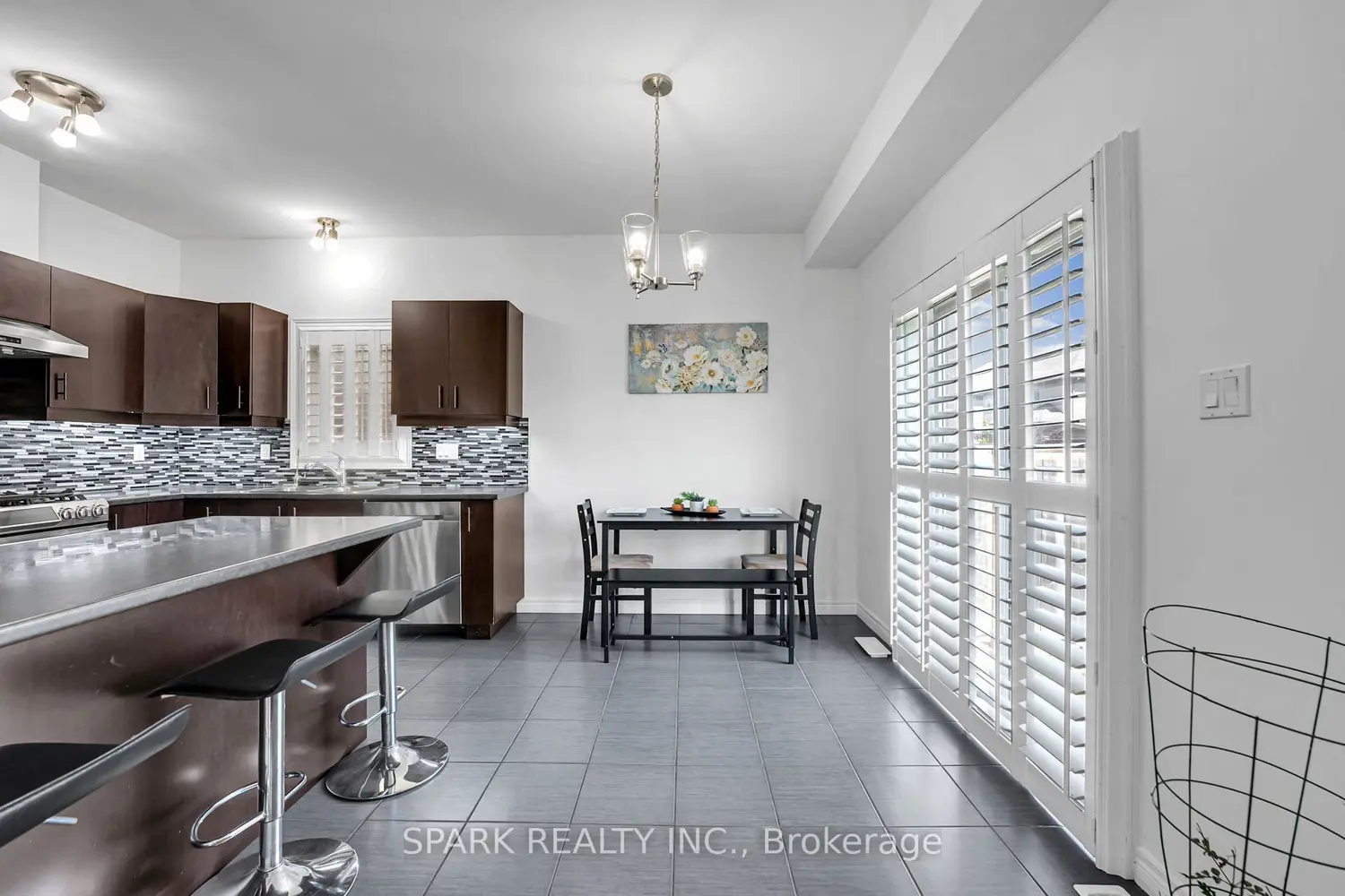 4 Cutts Crescent
