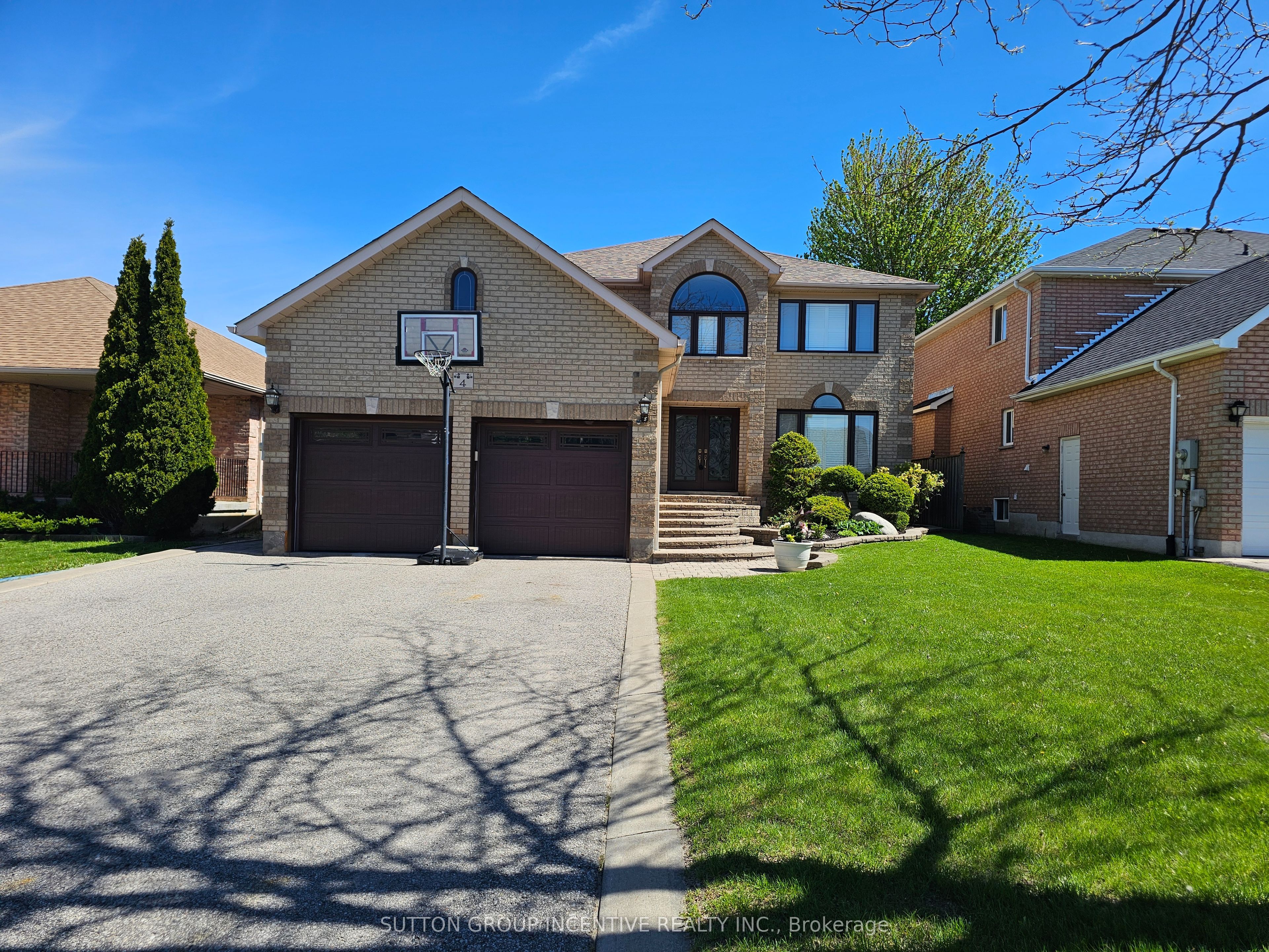 4 Chantal Street, Barrie, ON, L4N 9S4