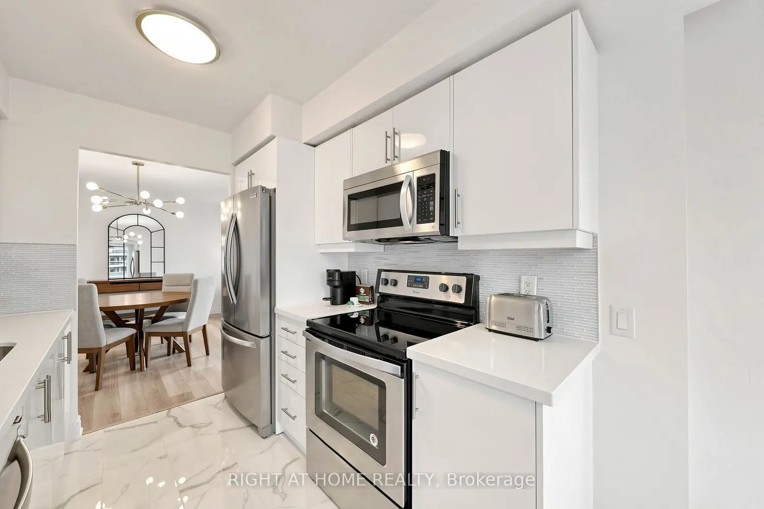 Additional image 10 of 78 Harrison Garden Boulevard 512