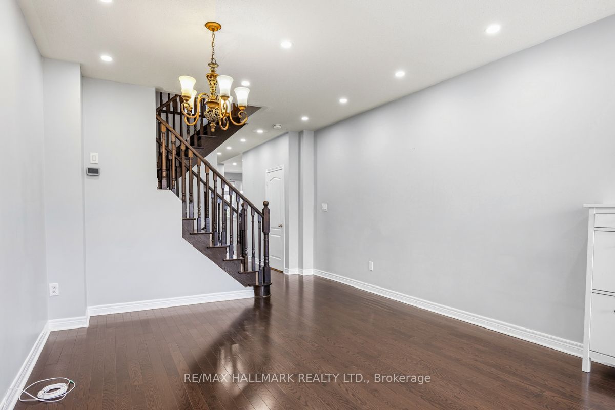 Additional image 4 of 33 Tomabrook Crescent, Brampton, ON, L6R 0V2