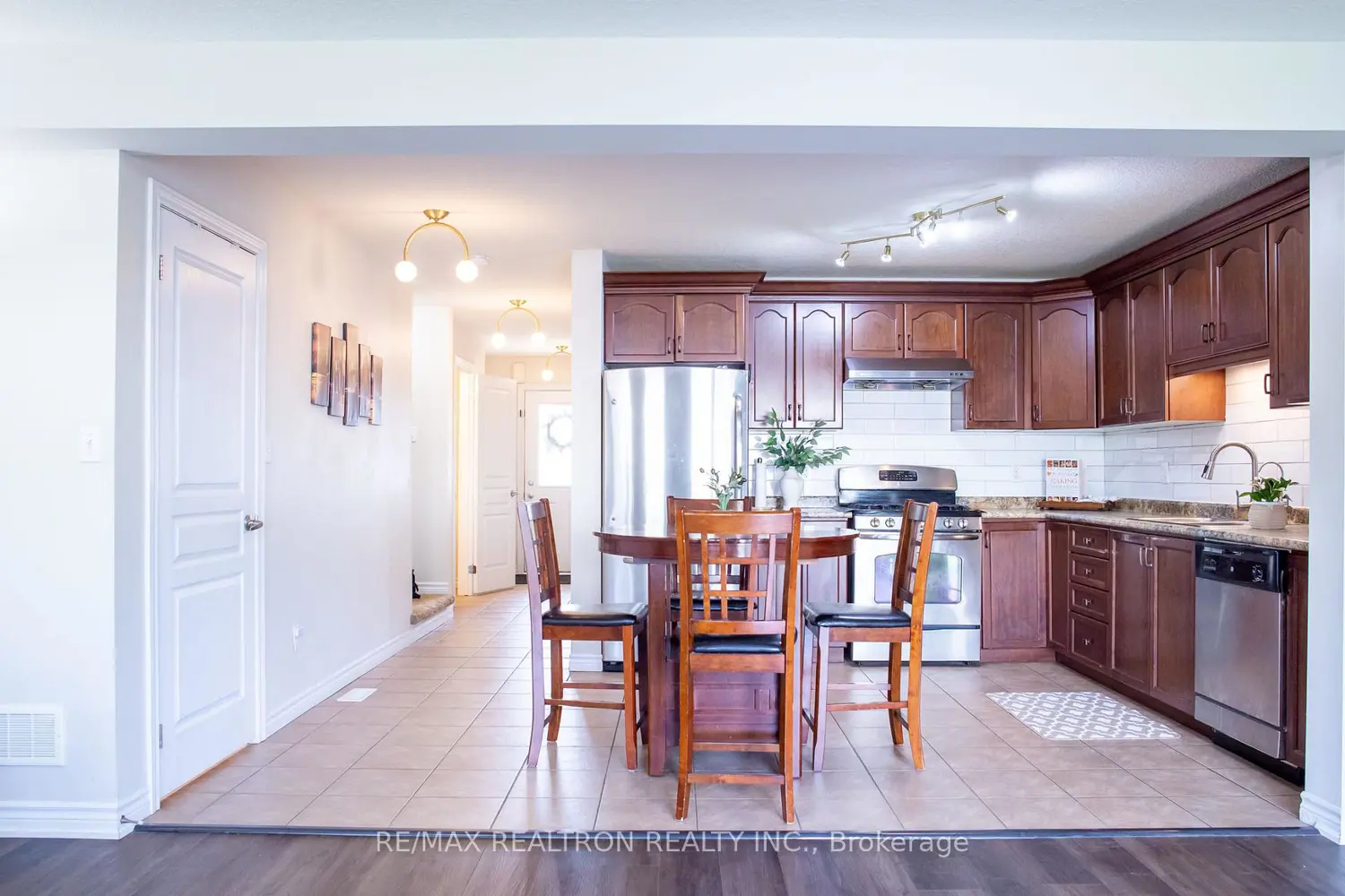 130 Simmonds Drive photo 4