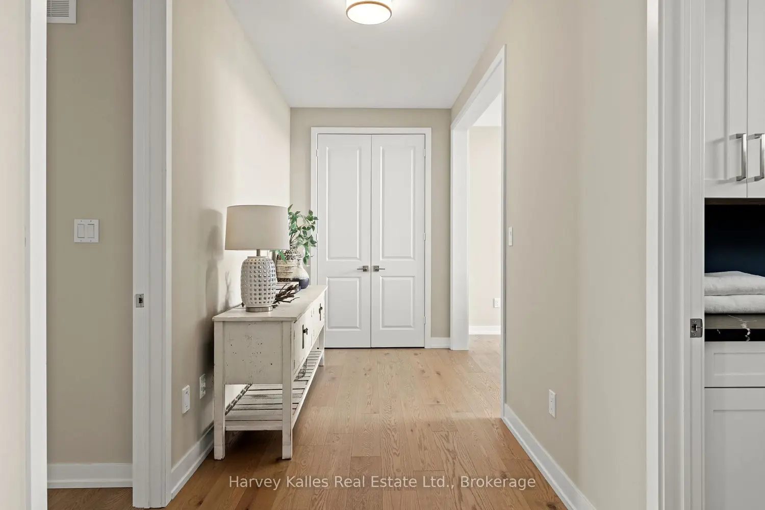 Additional image 11 of 163 Springside Crescent