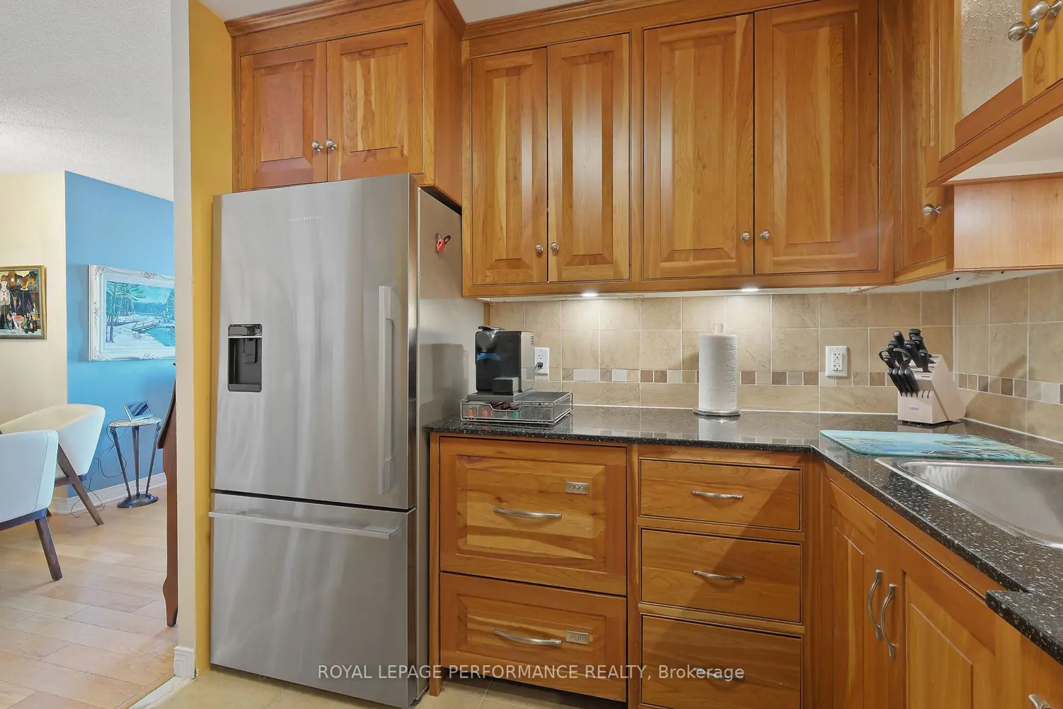 Additional image 4 of 71 Somerset Street 1003