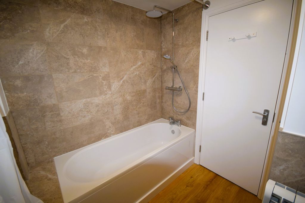 Additional image 10 of 2 bed flat to rentSouth Henry Street, Carlisle CA1