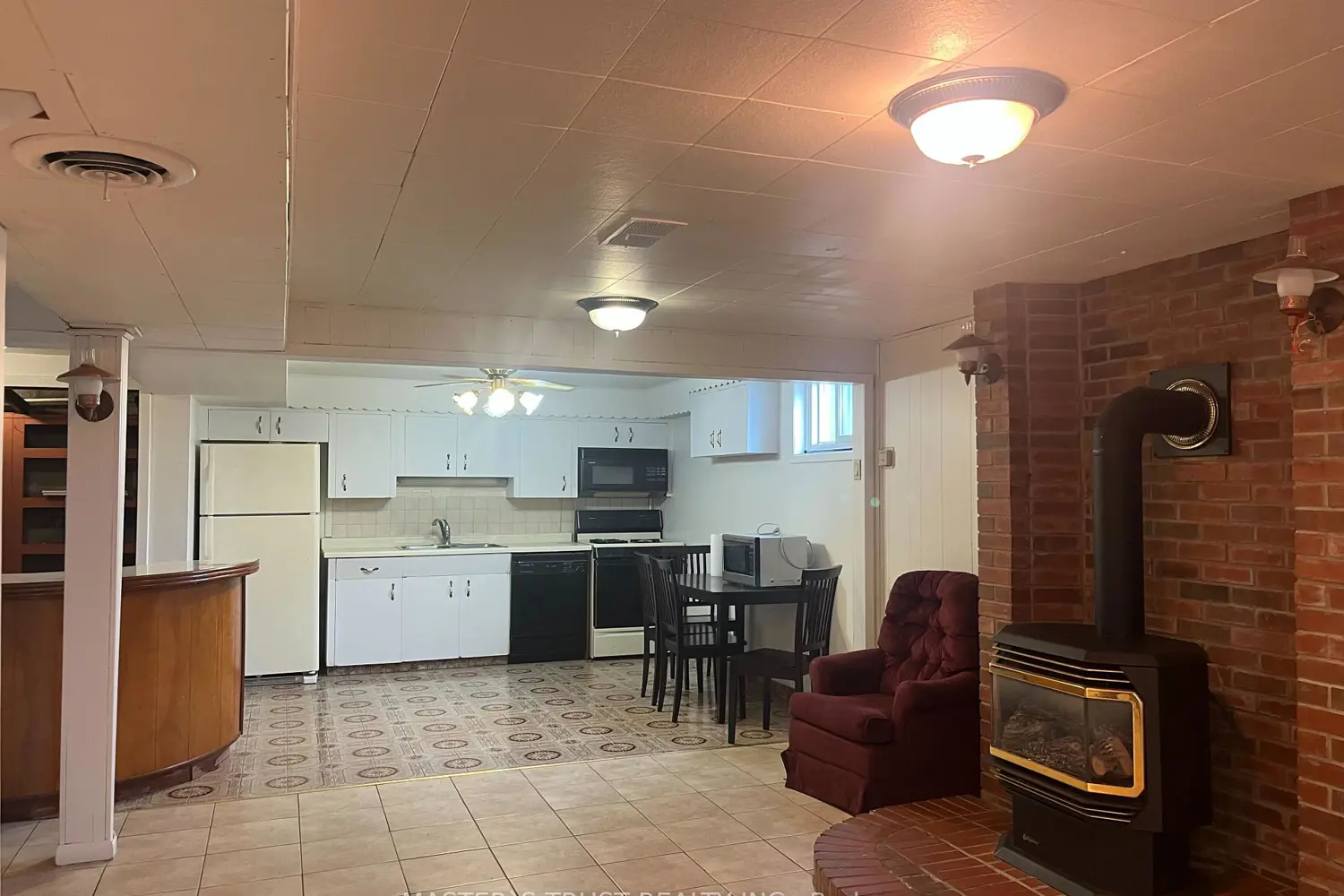 Additional image 11 of 5568 Drummond Road