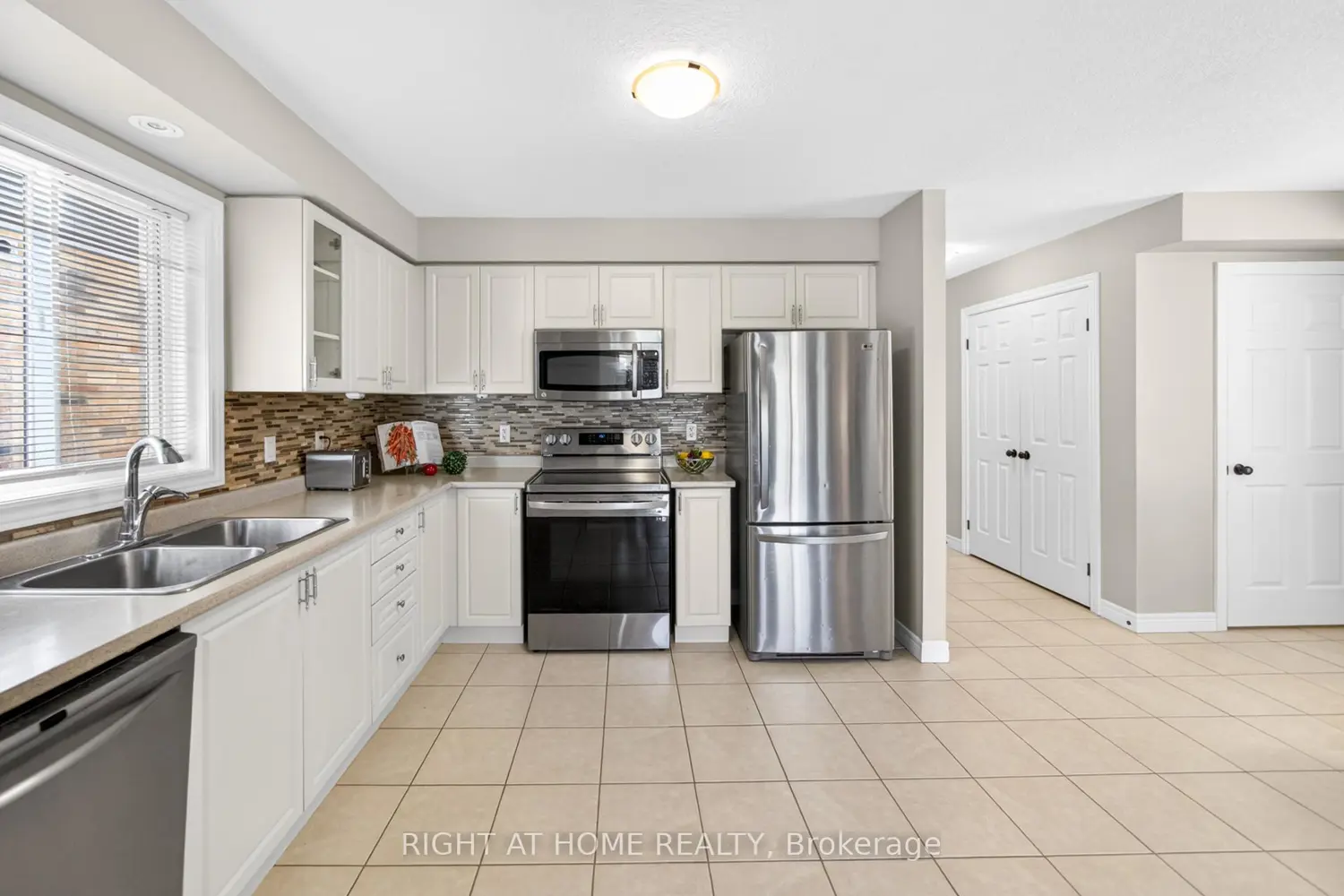 21 Mullin Drive photo 4