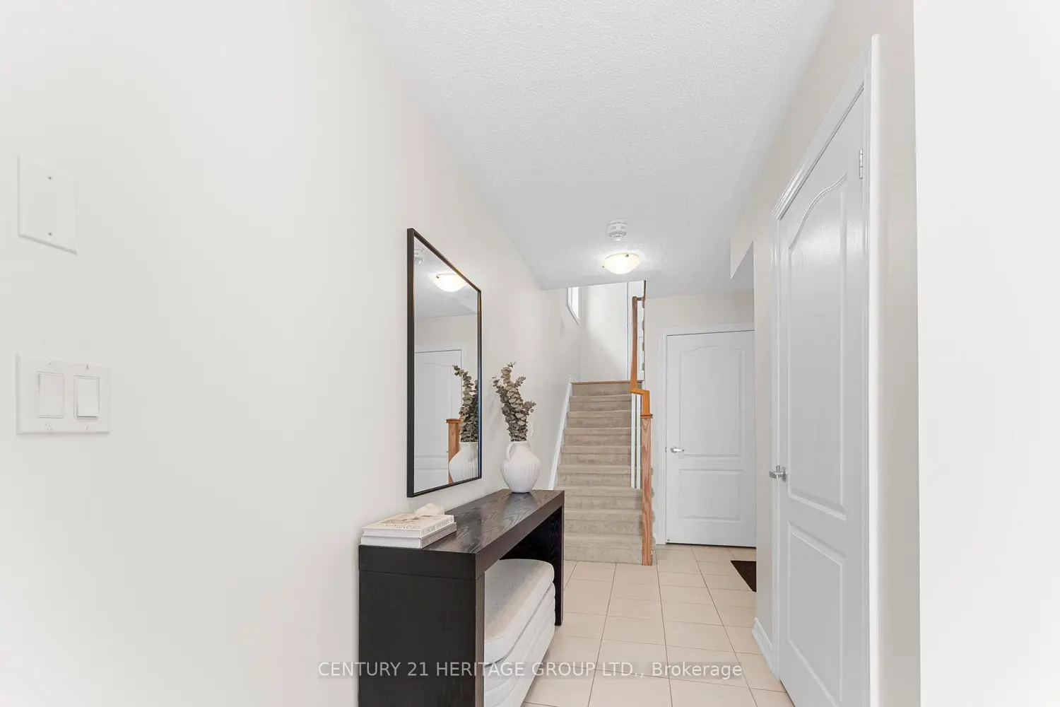 219 Boadway Crescent photo 5
