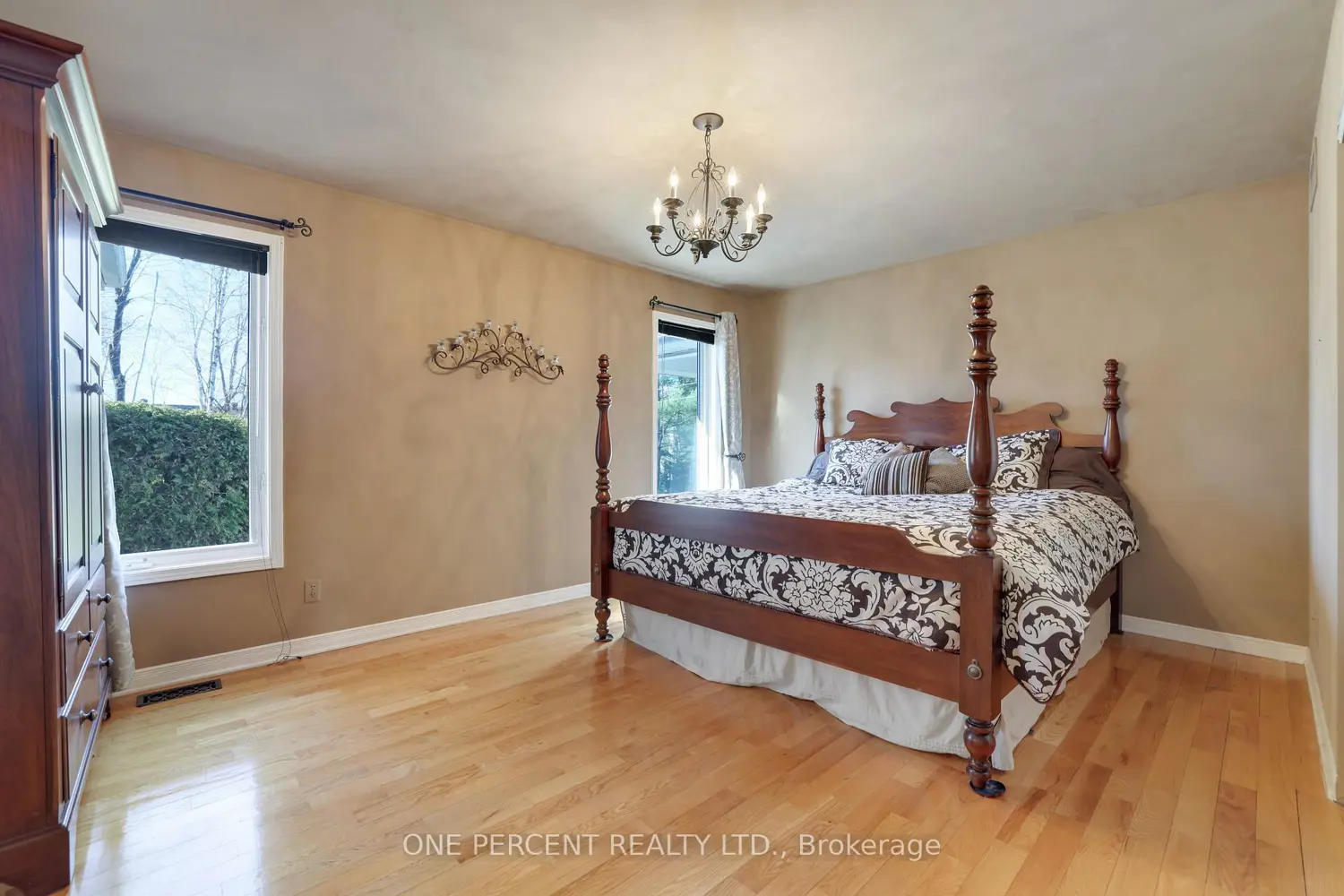 1267 Randboro Crescent photo 3