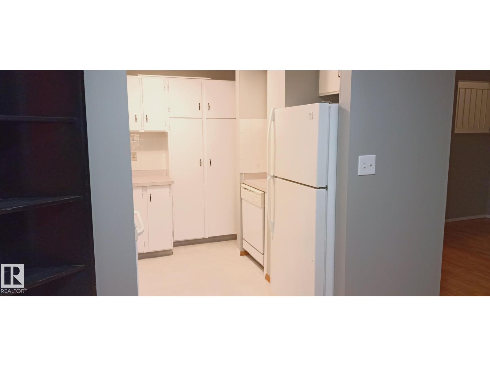 Additional image 4 of 2554 79 Street NW, Edmonton, AB, T6K3Y4