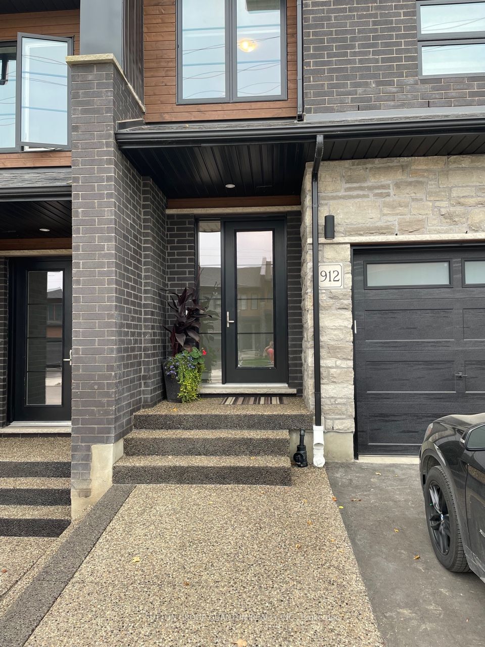 Additional image 2 of 912 Robert Ferrie Drive, Kitchener, ON, N2R 1P2