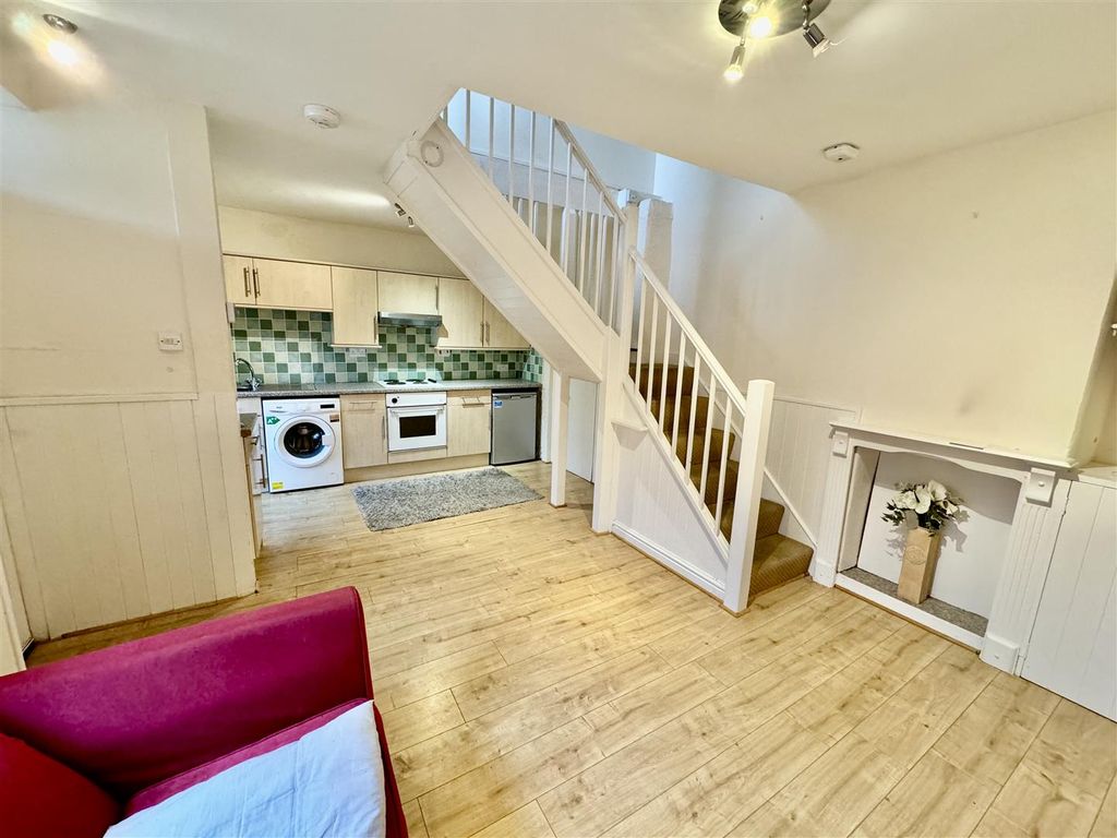 Additional image 2 of 3 bed semi-detached house to rentNorth Street, Pwllheli LL53