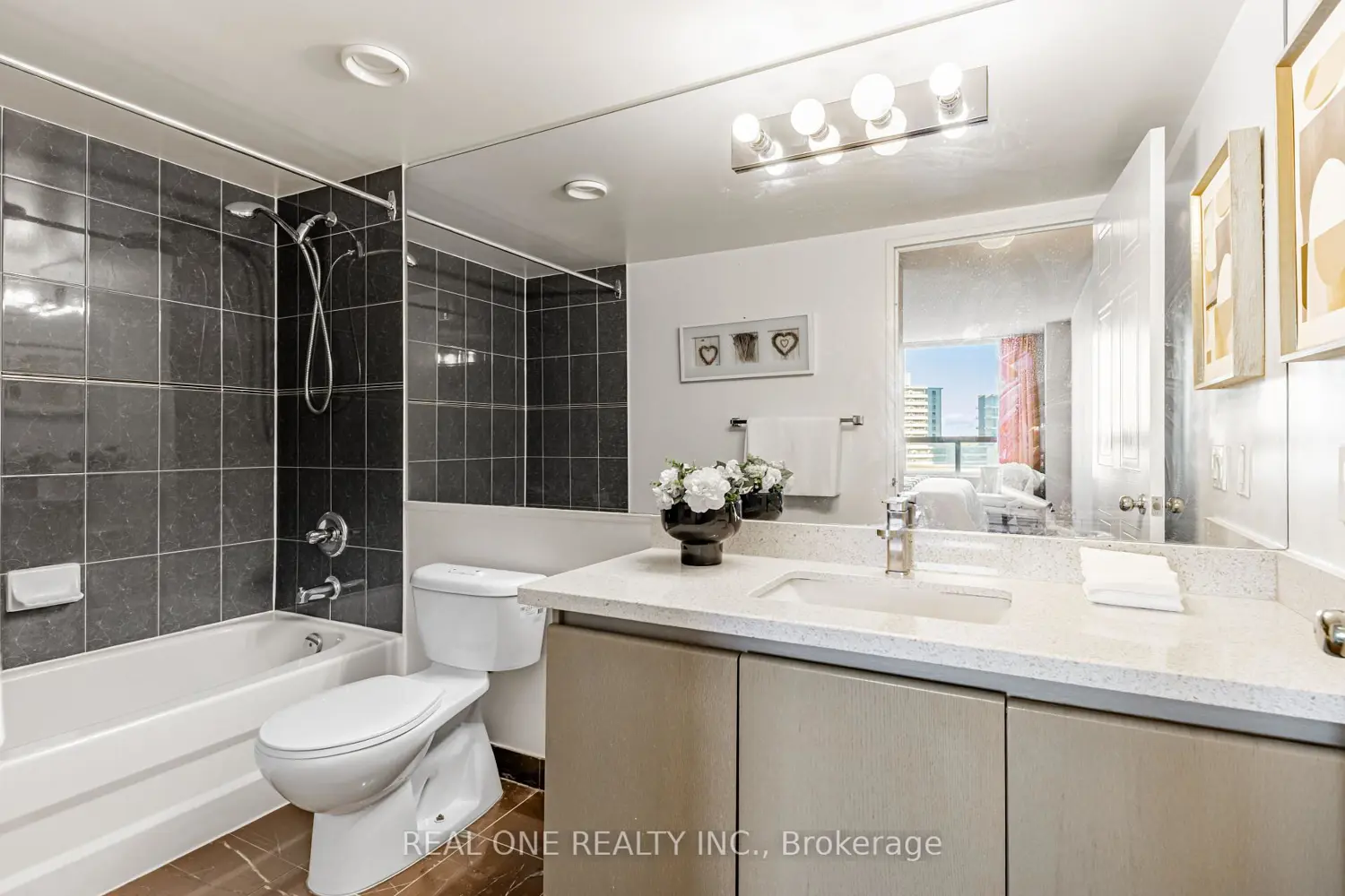 Additional image 14 of 238 Doris Avenue 1503