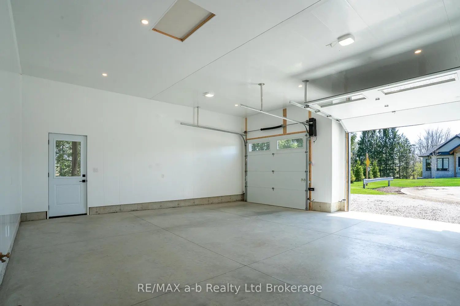 Additional image 3 of 16 Cornwell Crescent