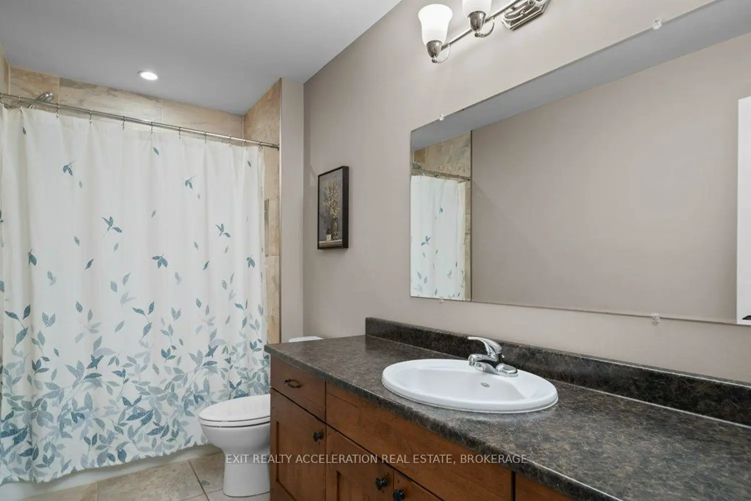 Additional image 10 of 79 Hartwood Crescent