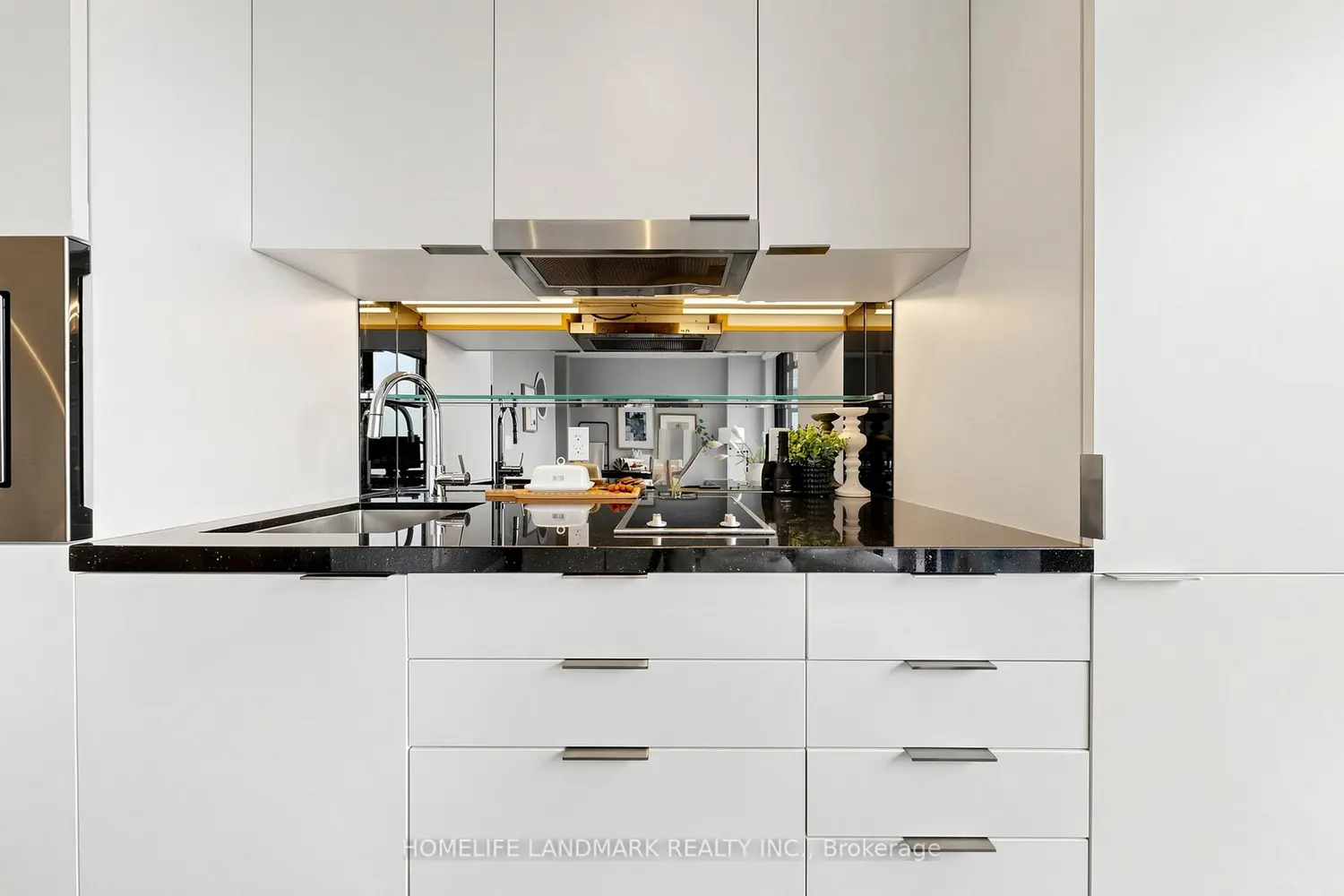 Additional image 9 of 215 Queen Street 1603