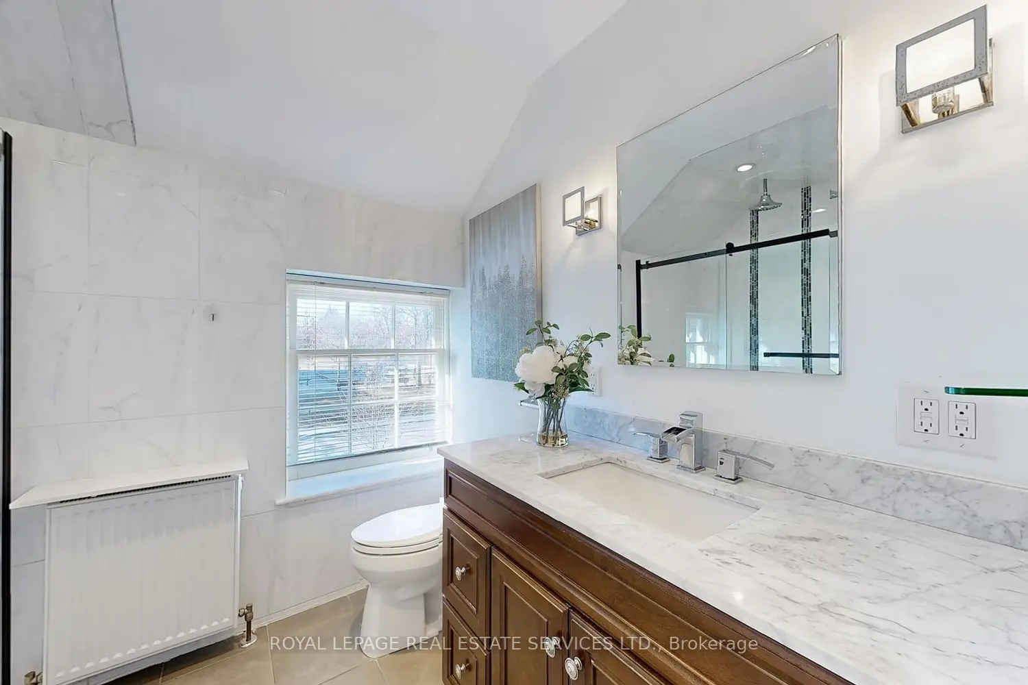 Additional image 13 of 19 Strathgowan Crescent