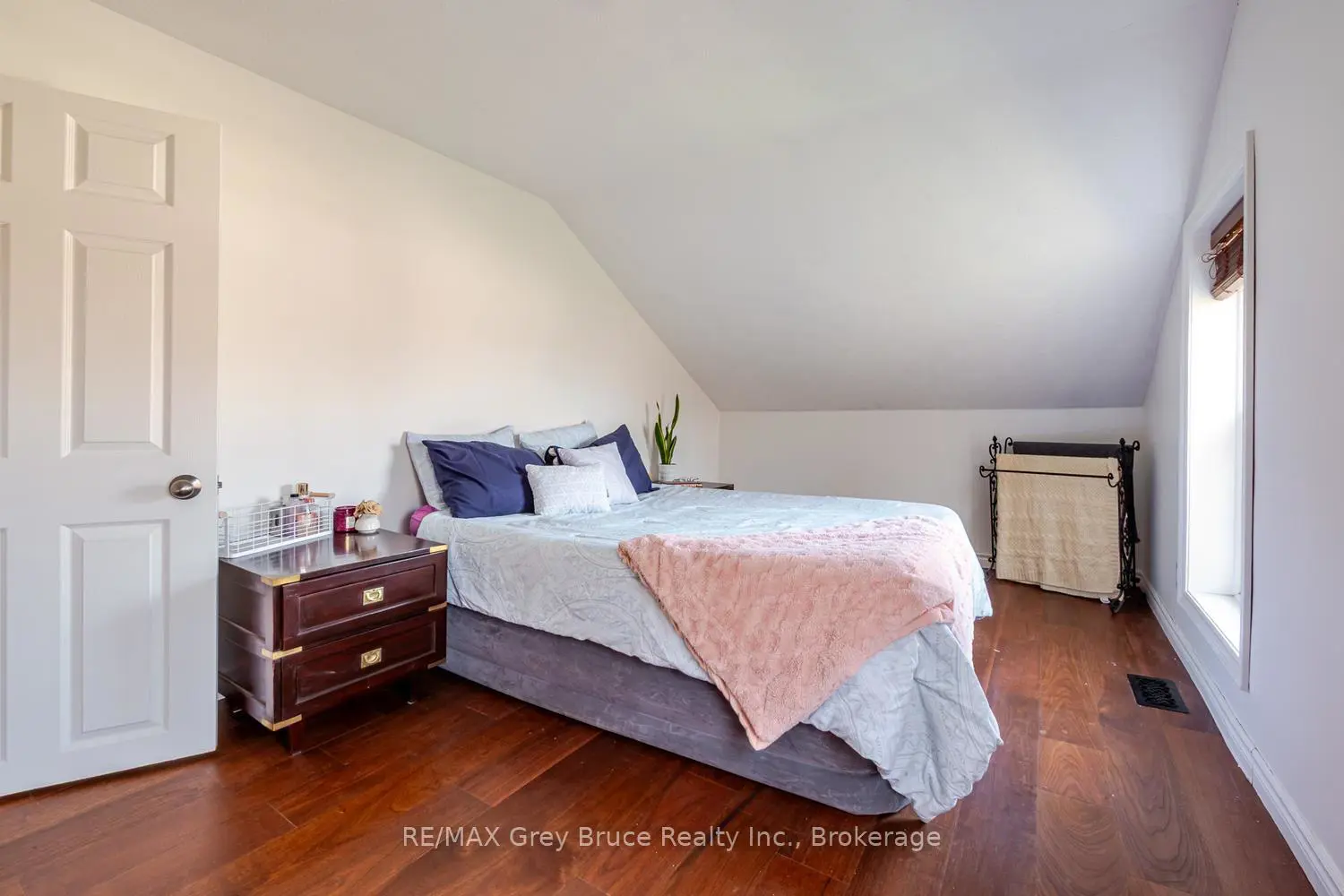 Additional image 10 of 735 5Th Avenue