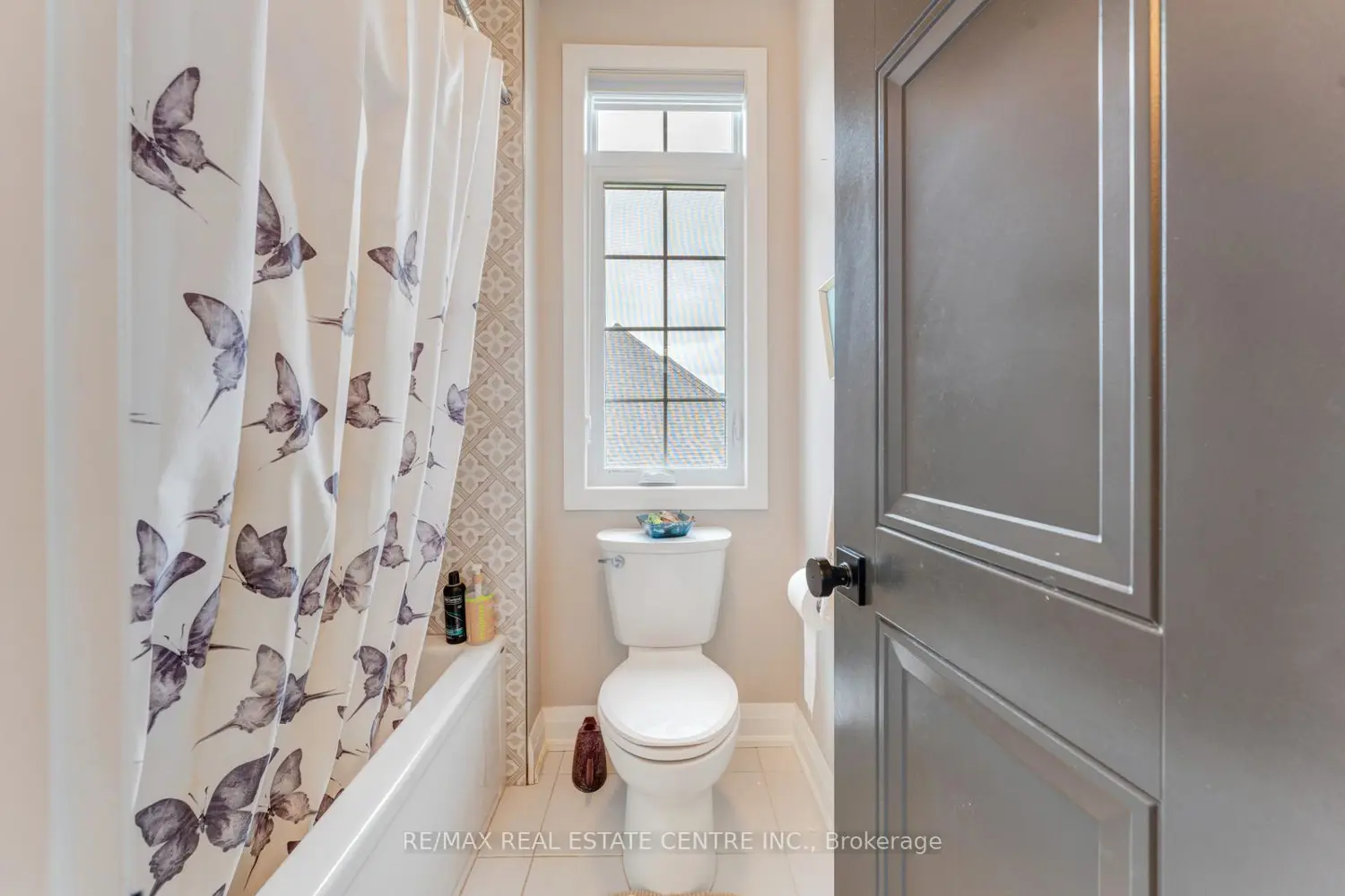 Additional image 17 of 94 Pondcliffe Drive