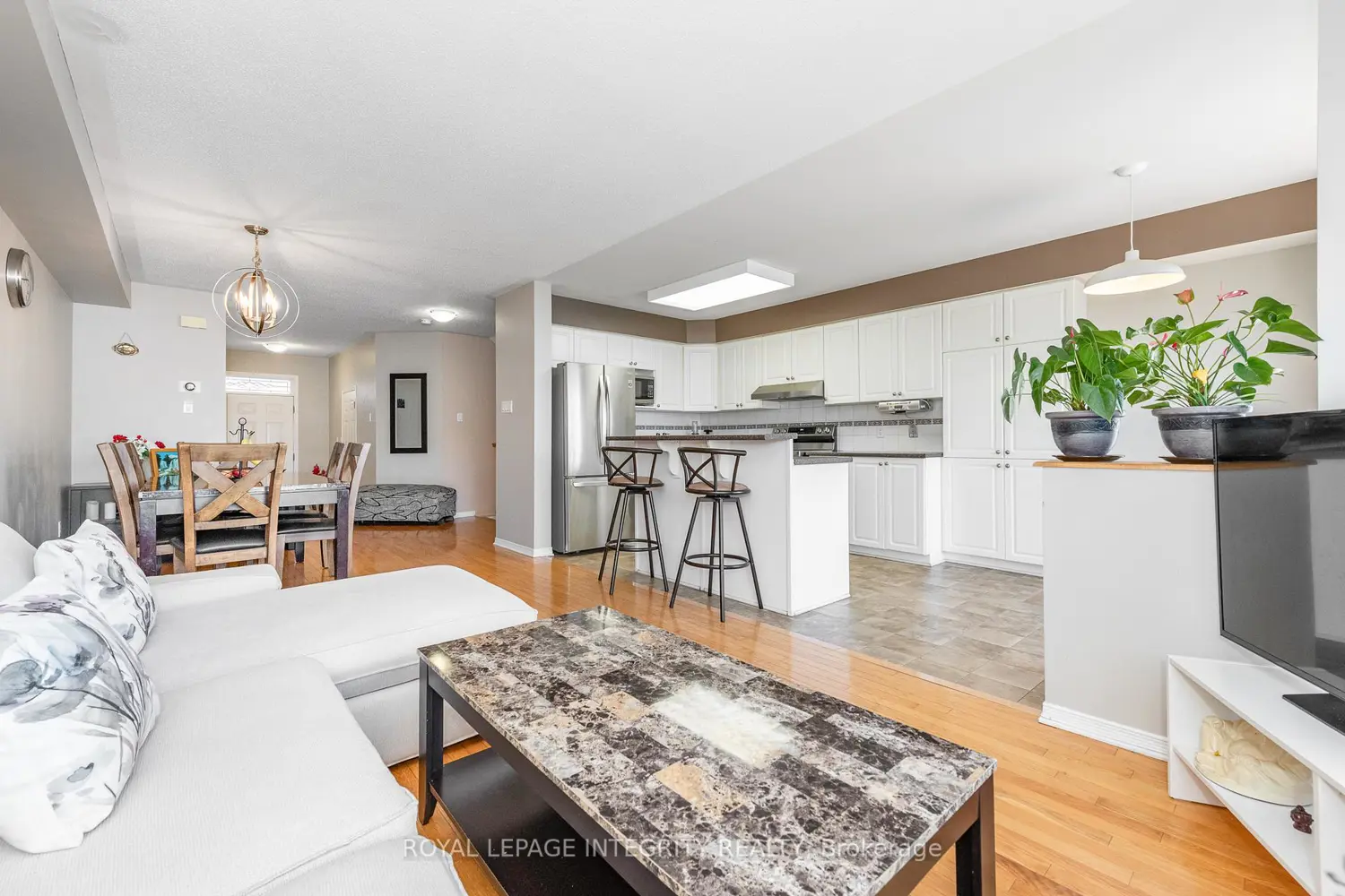 915 Schooner Crescent photo 5
