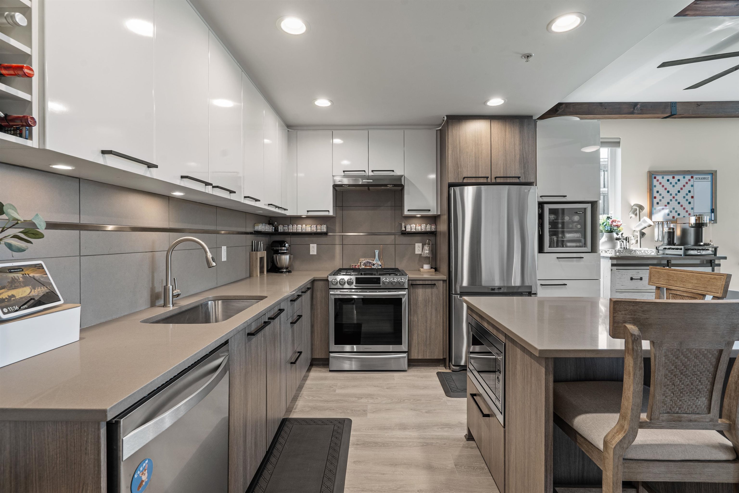 Additional image 2 of 405-9350 University High Street, Burnaby, BC, V5A 0B6