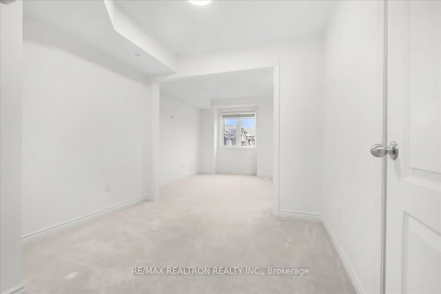 Additional image 12 of 8 Eaton Park Lane 17