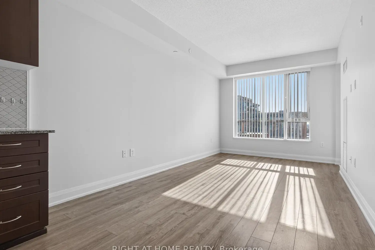 Additional image 6 of 2800 Keele Street 518