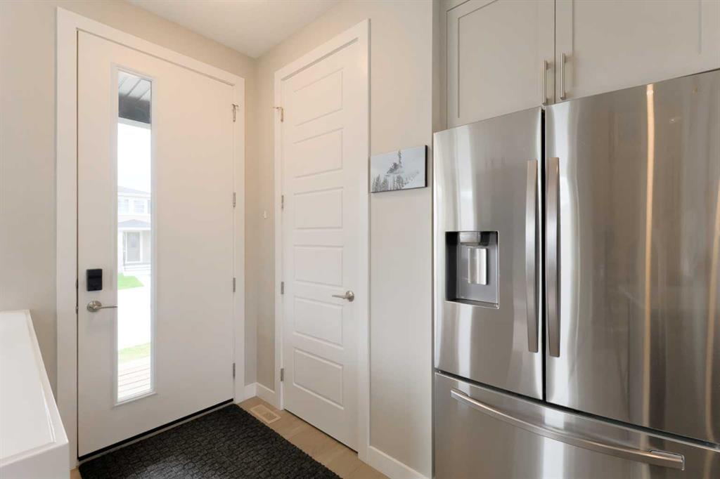 41 Precedence Glen, Cochrane, AB, T4C 2W7 photo 4