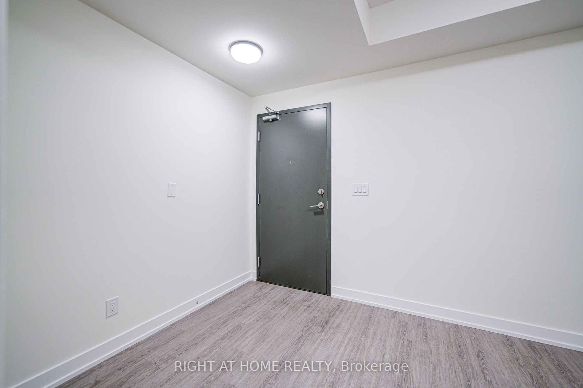 Additional image 6 of Th03-1350 Kingston Road, Toronto, ON, M1N 0B7