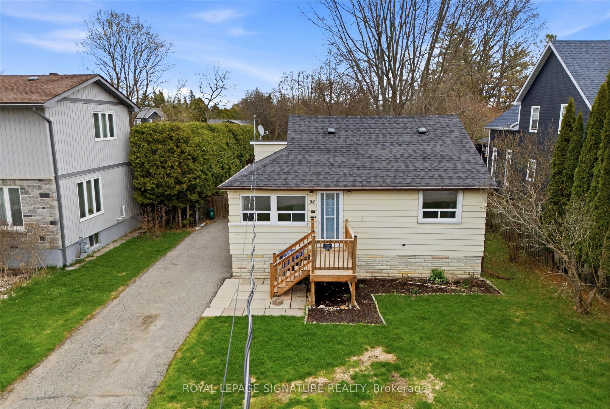 54 Farley Circle, Georgina, ON, L0E 1S0