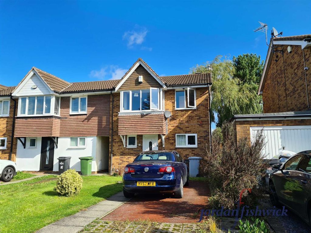 3 bed property to rentLarchwood Drive, Wilmslow, Cheshire SK9