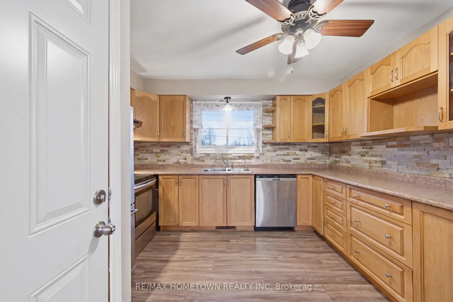1223 Eleanor Fulford Crescent photo 2