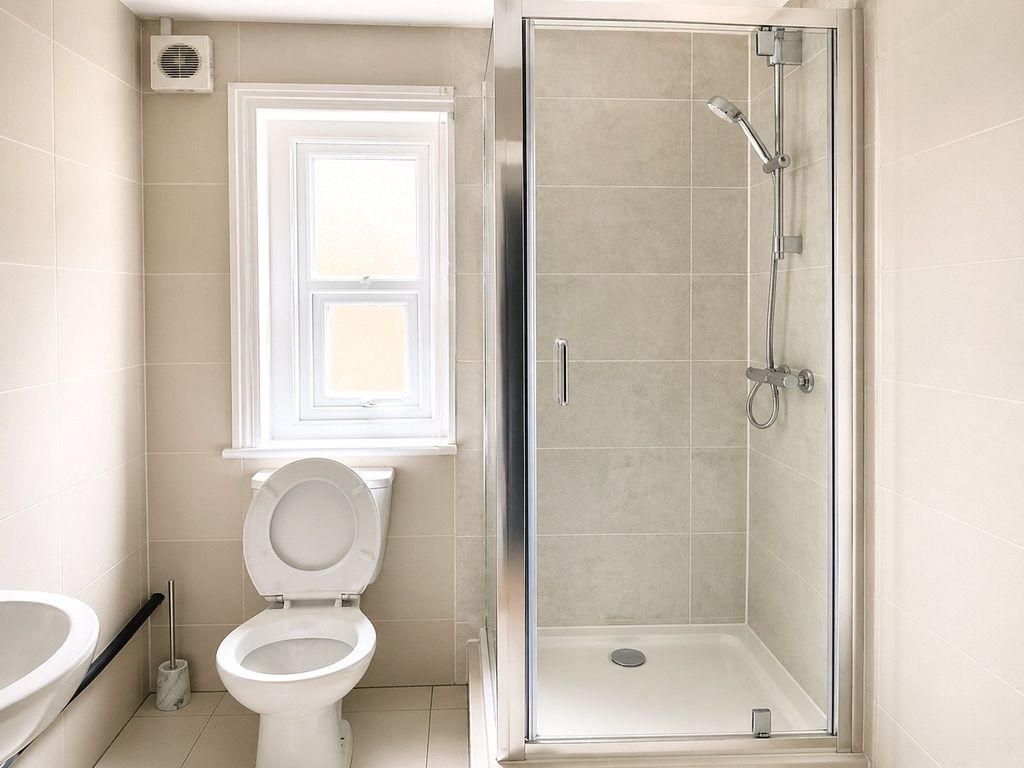 Additional image 4 of 1 bed flat to rentWatling Street, Radlett, Hertfordshire WD7